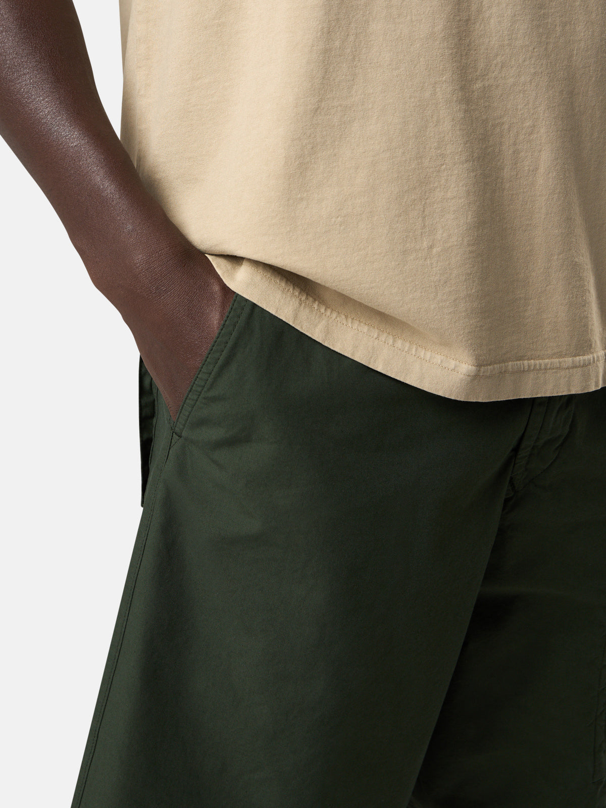 Stone Island Loose-Wide-Leg Bermuda Shorts with Snap Pockets L100003