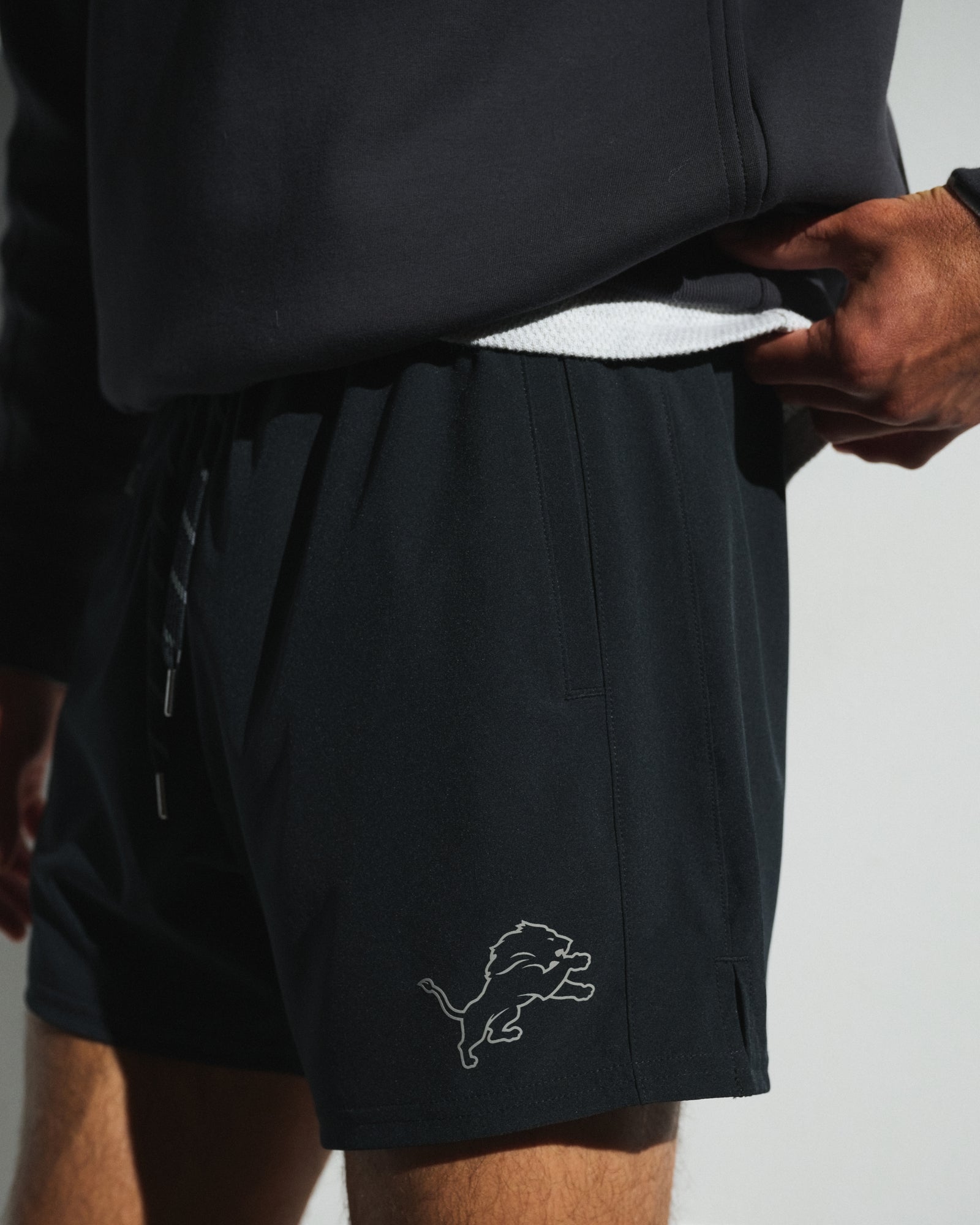 Abercrombie Detroit Lions 5in Unlined Short
