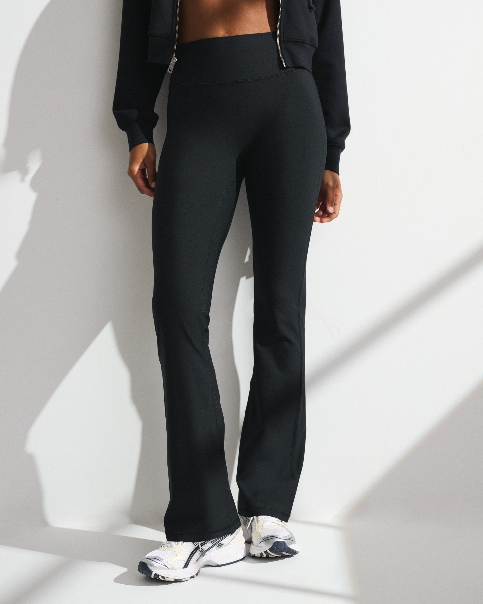 Abercrombie YPB sculptLUX Curve Love Flare Legging