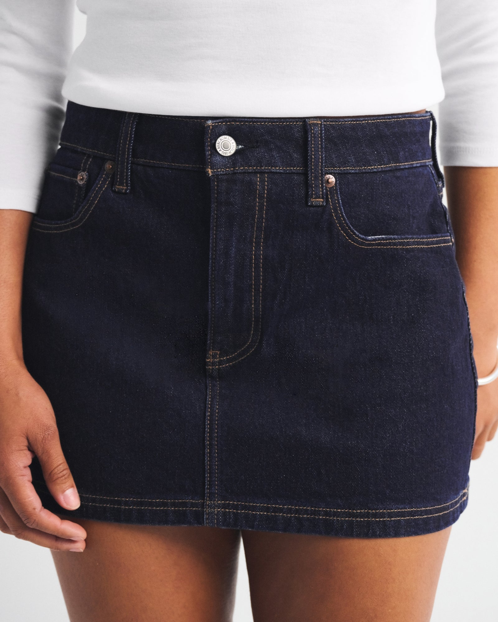 Abercrombie Curve Love Mid Rise 5-Pocket Denim Mini Skort