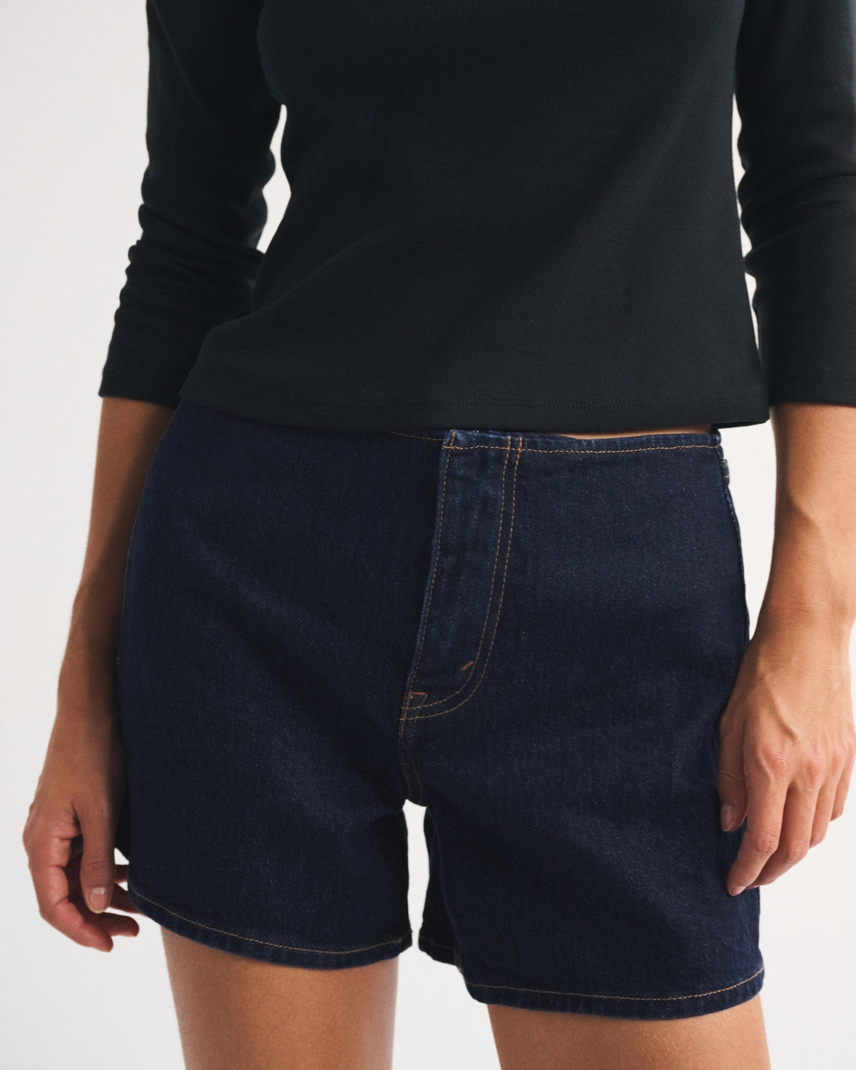 Abercrombie Clean Waist Mid Rise A-Line Short
