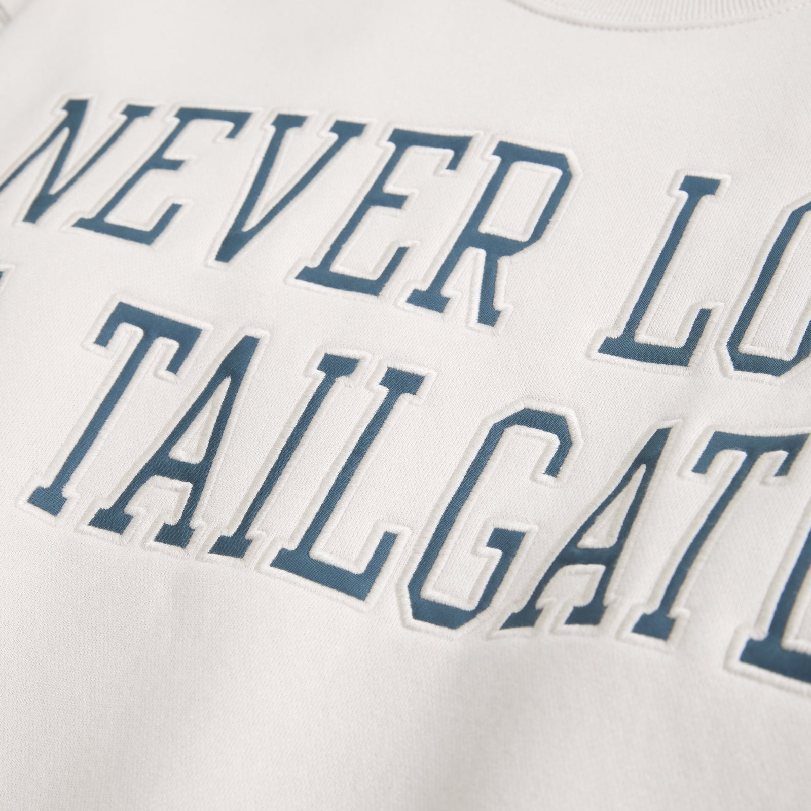 Abercrombie Tailgate Sunday Crew