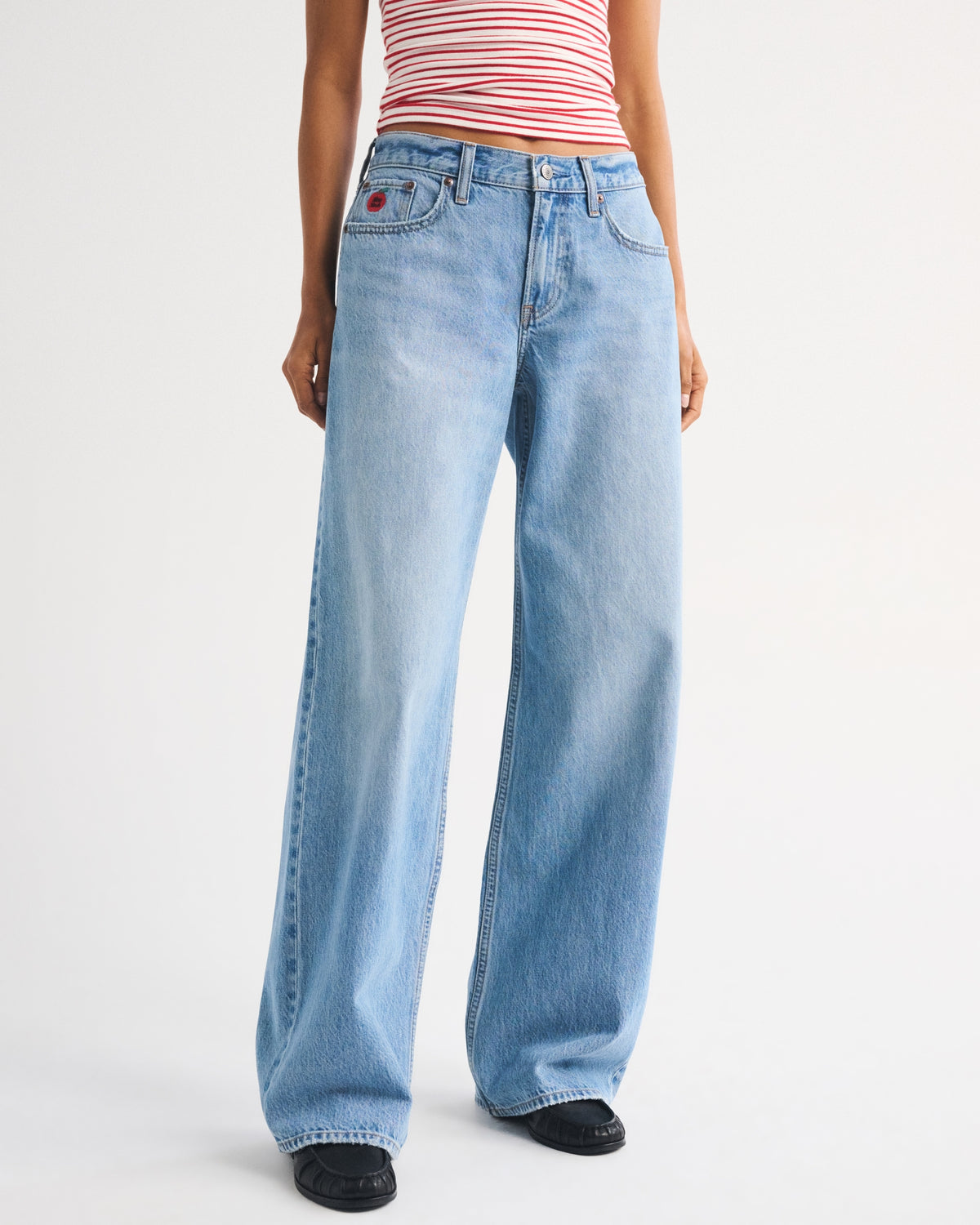 Abercrombie Low Rise Ultra Loose Cuffed Hem Jean