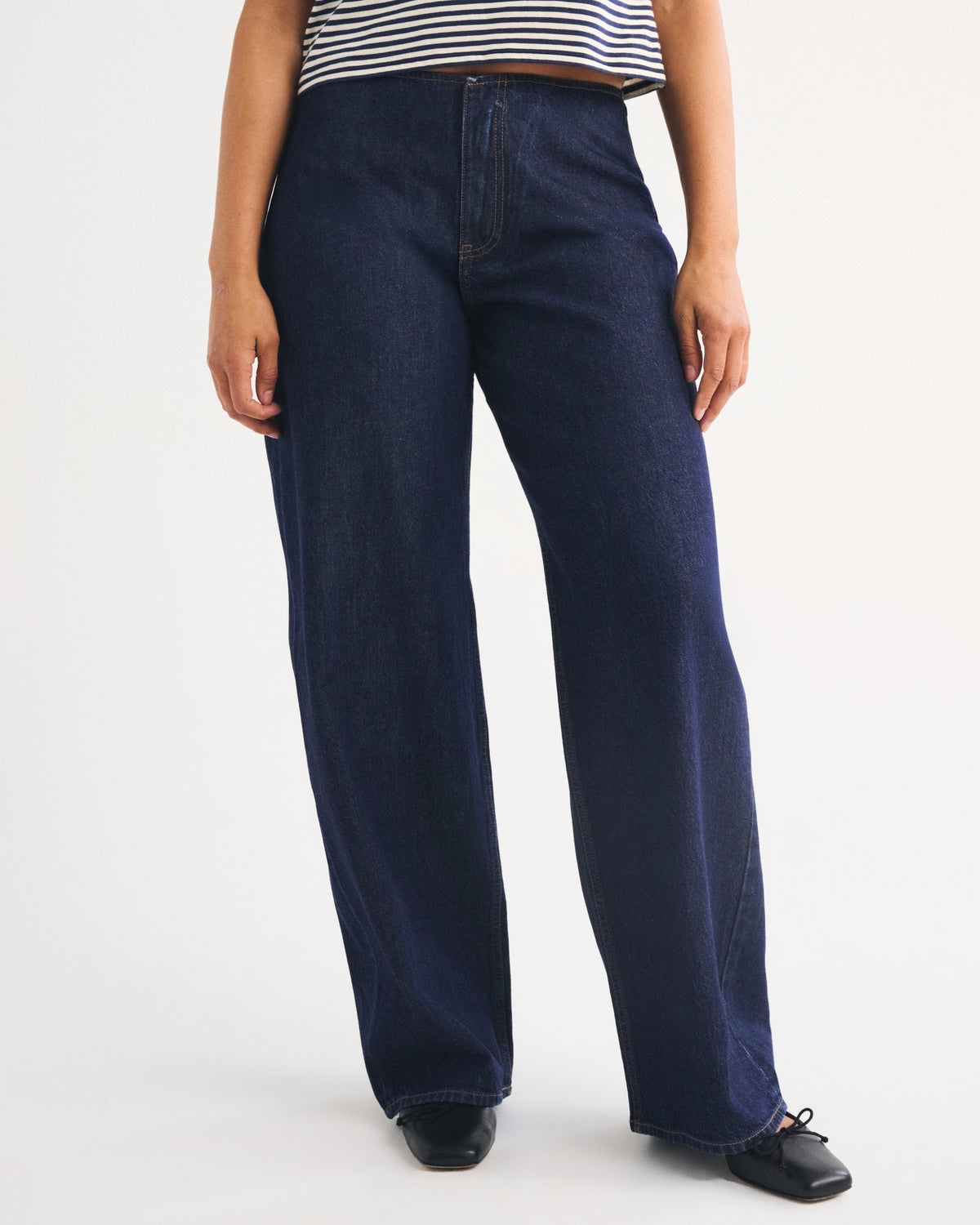 Abercrombie Curve Love Clean Waist Low Rise Ultra Loose Jean