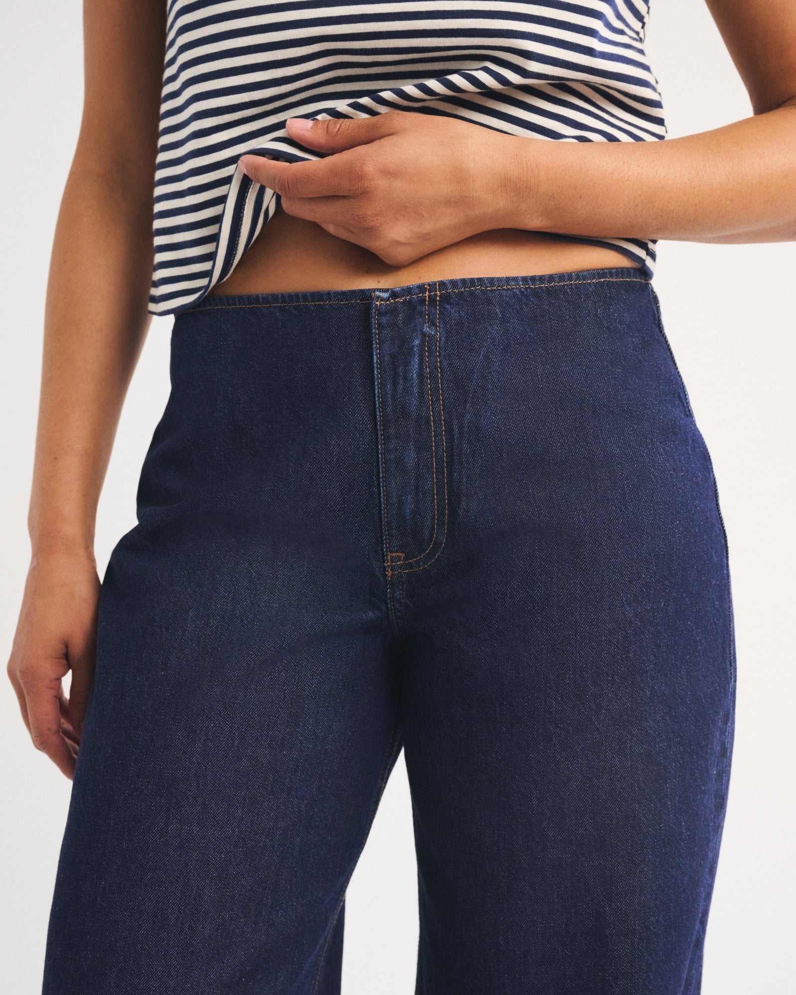 Abercrombie Curve Love Clean Waist Low Rise Ultra Loose Jean