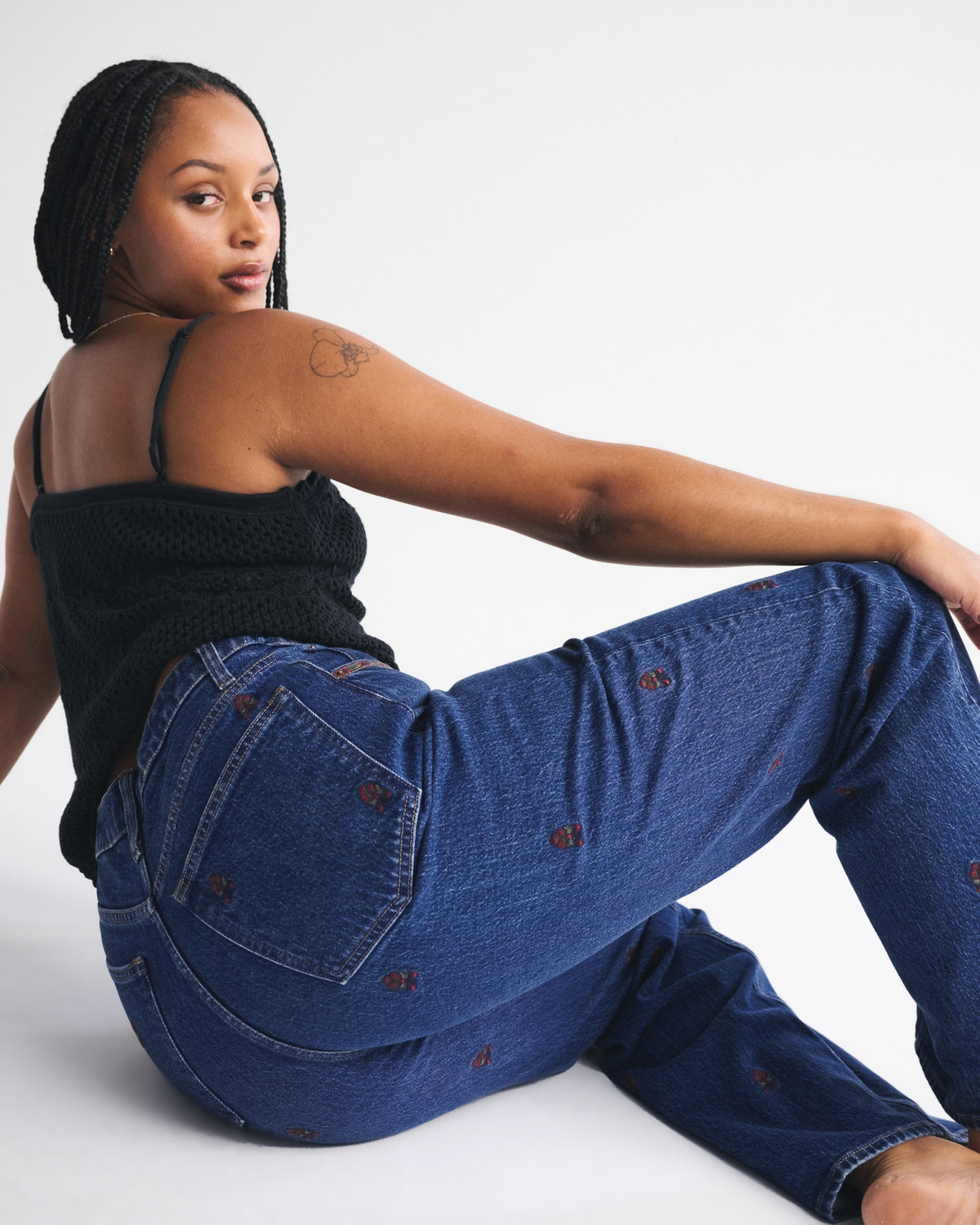 Abercrombie Curve Love High Rise 90s Relaxed Floral Embroidered Jean
