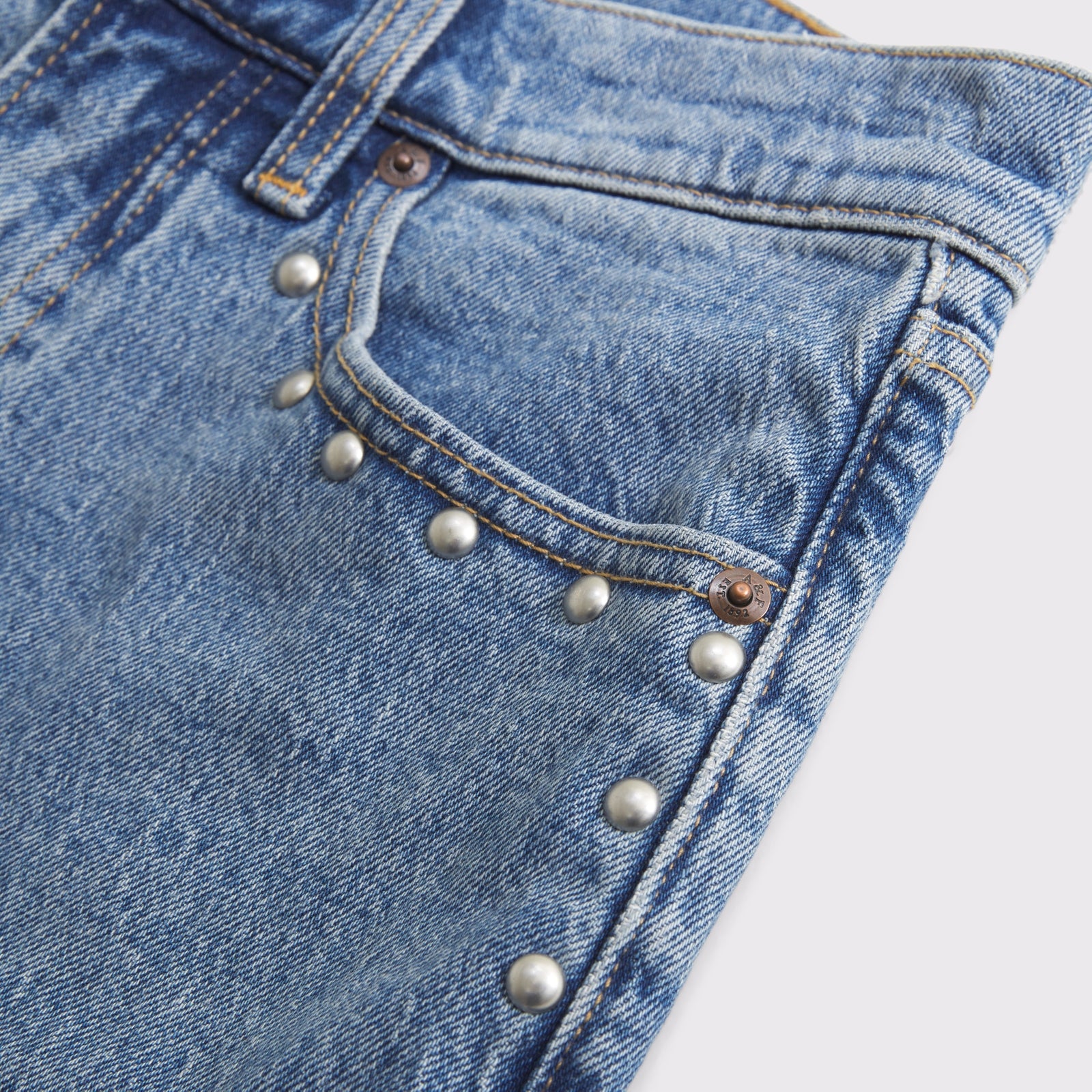 Abercrombie High Rise 90s Relaxed Studded Jean