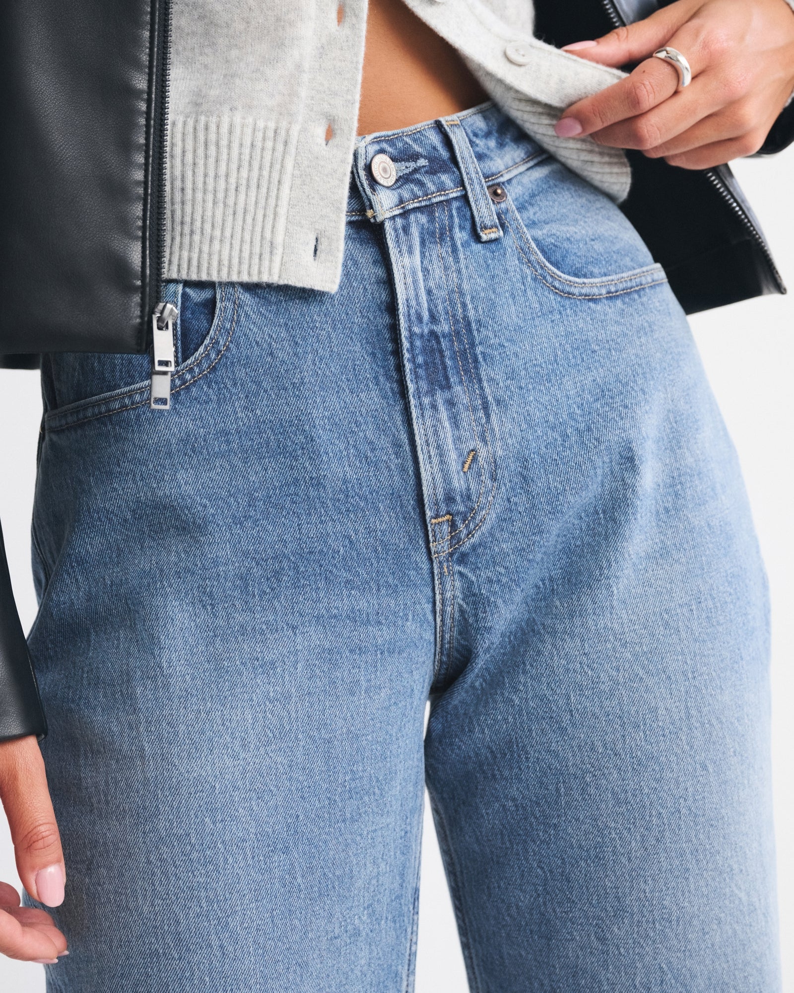 Abercrombie Curve Love High Rise 90s Relaxed Jean