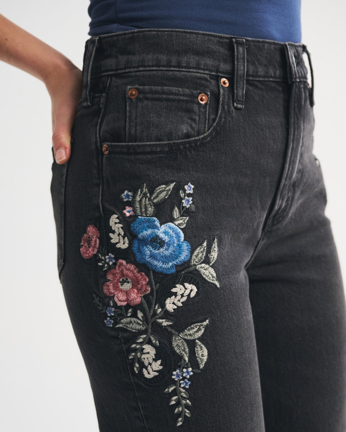 Abercrombie High Rise 90s Relaxed Studded Jean
