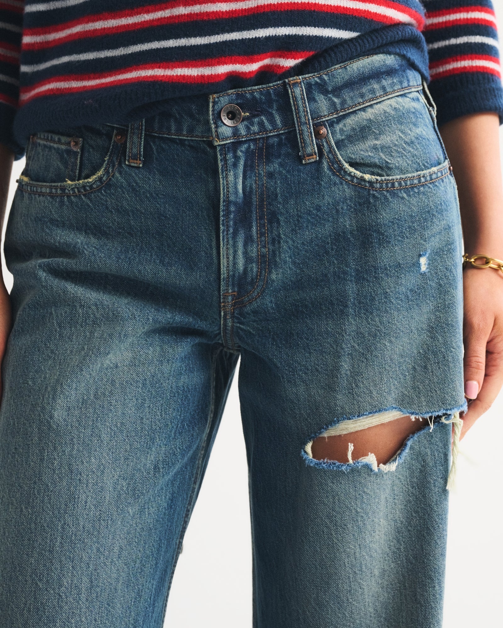 Abercrombie Low Rise Ultra Loose Cuffed Hem Jean