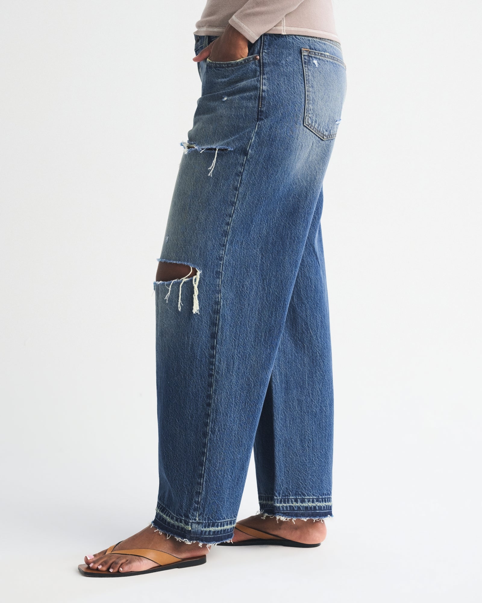 Abercrombie Curve Love Low Rise Ultra Loose Cuffed Hem Jean