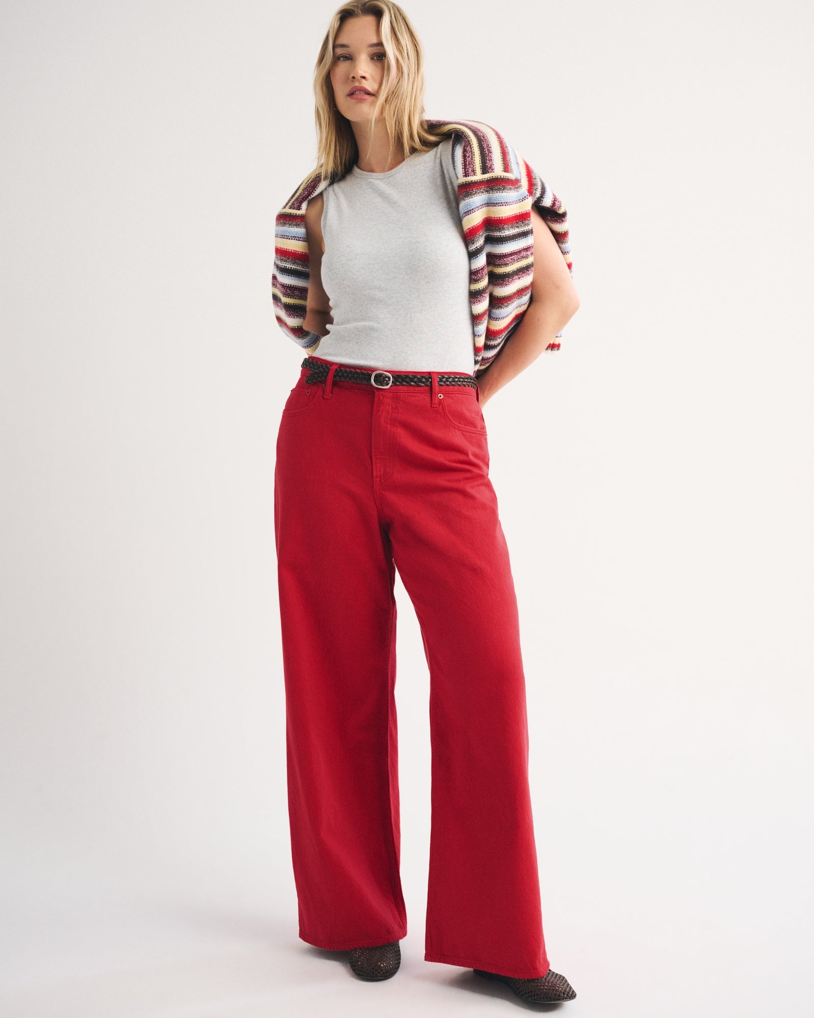 Abercrombie Curve Love High Rise Wide Leg Fish Embroidered Jean