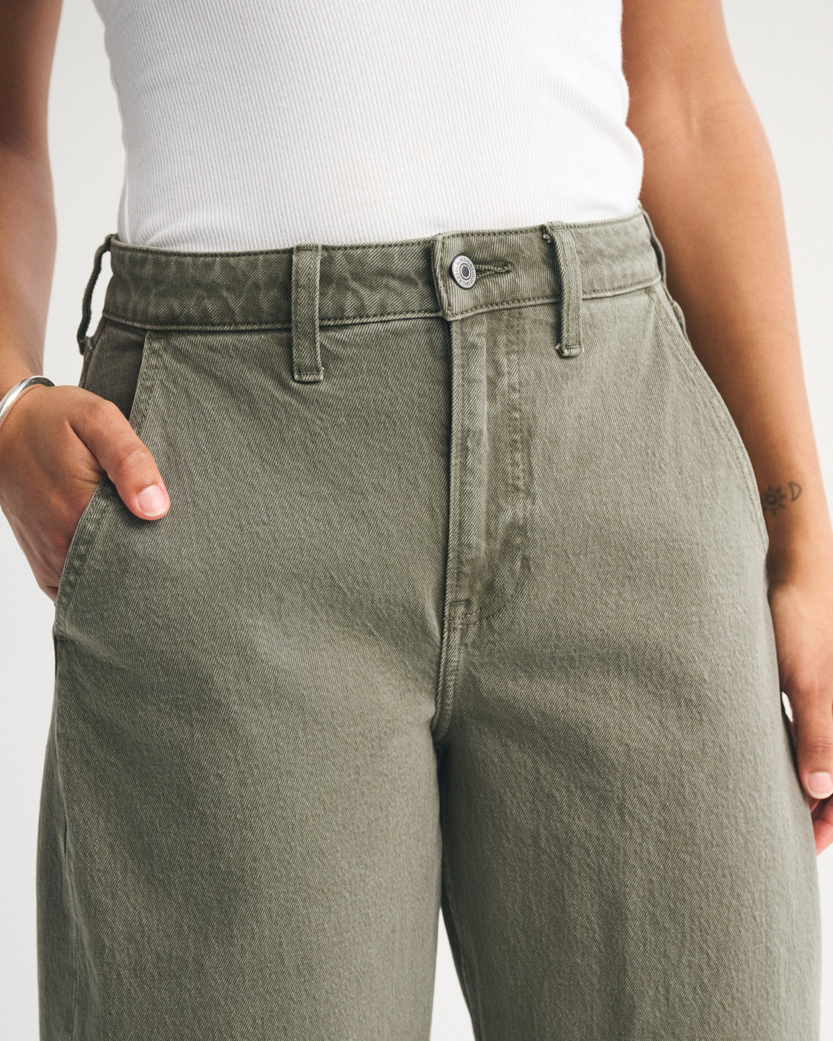 Abercrombie Curve Love High Rise Barrel Jean