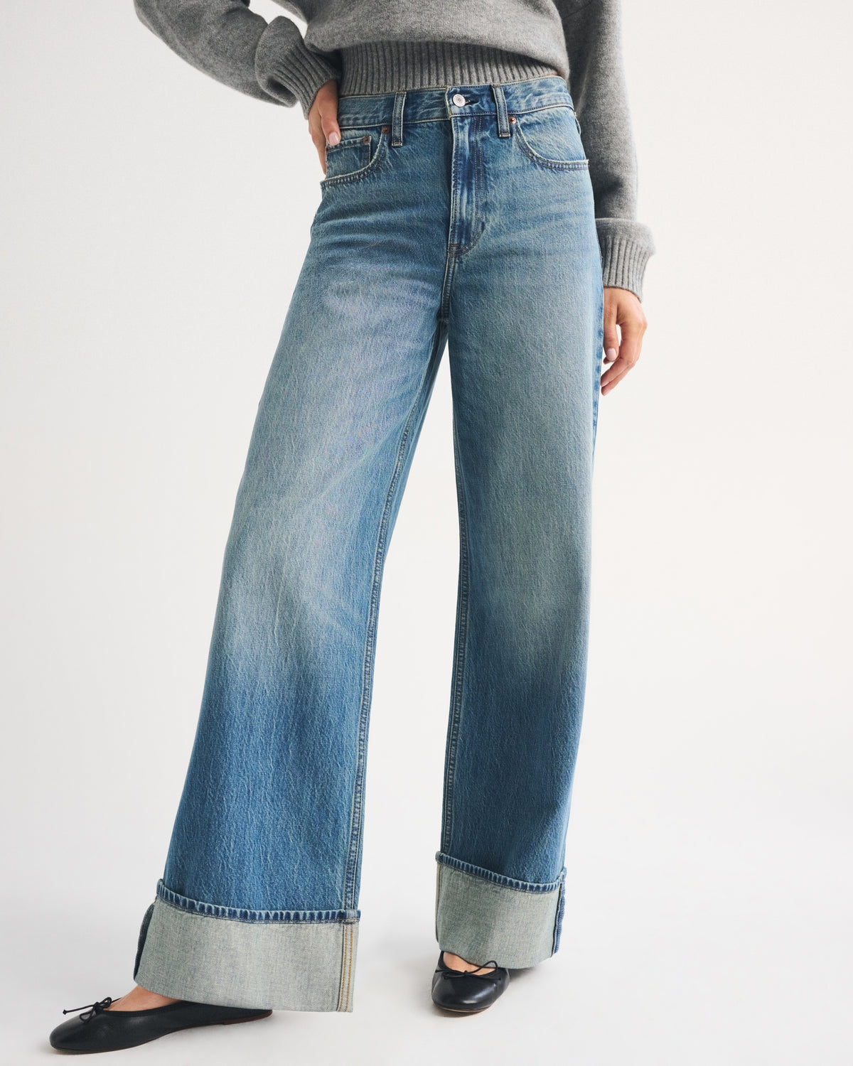 Abercrombie High Rise Wide Leg Fish Embroidered Jean
