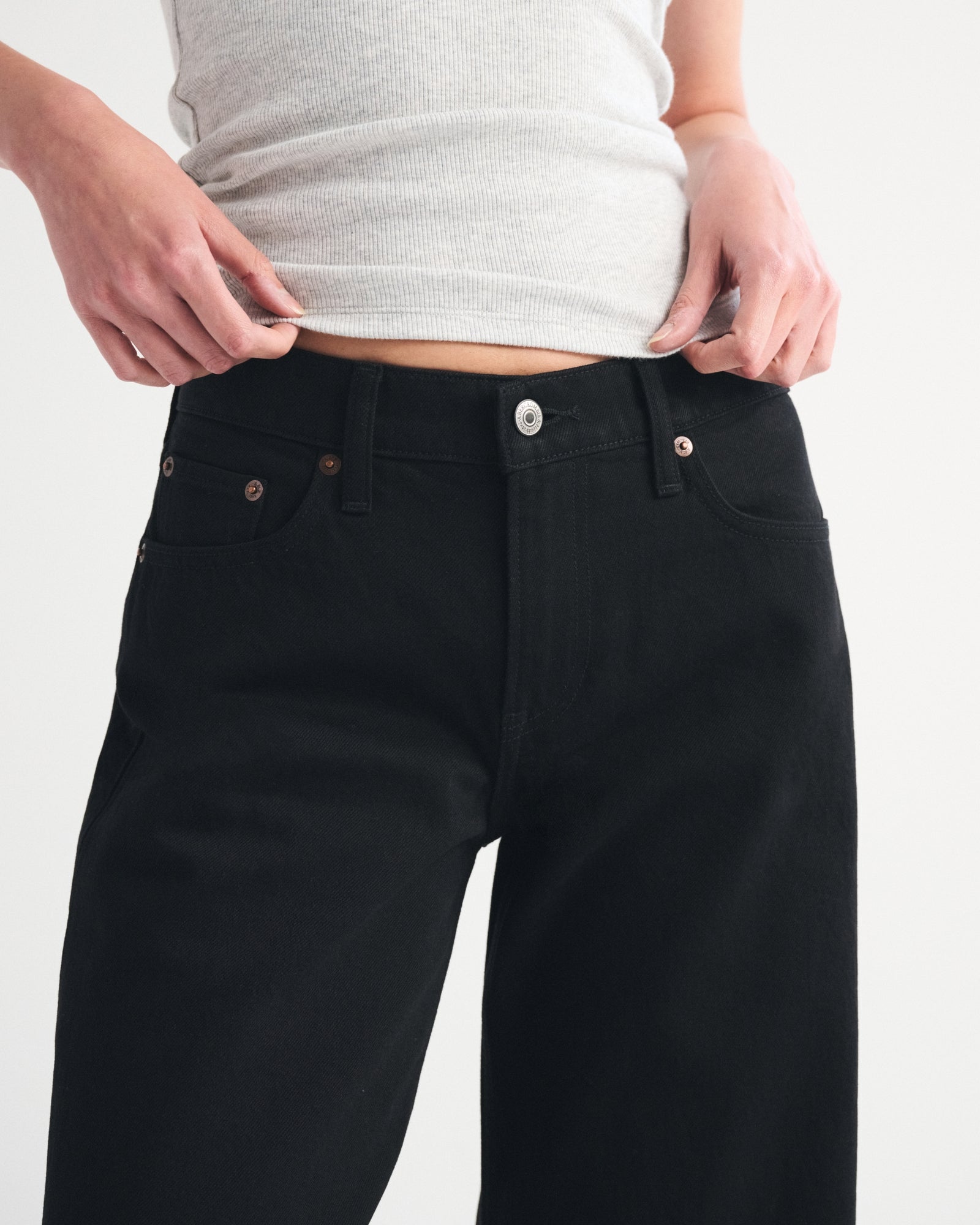 Abercrombie Low Rise Ultra Loose Cuffed Hem Jean