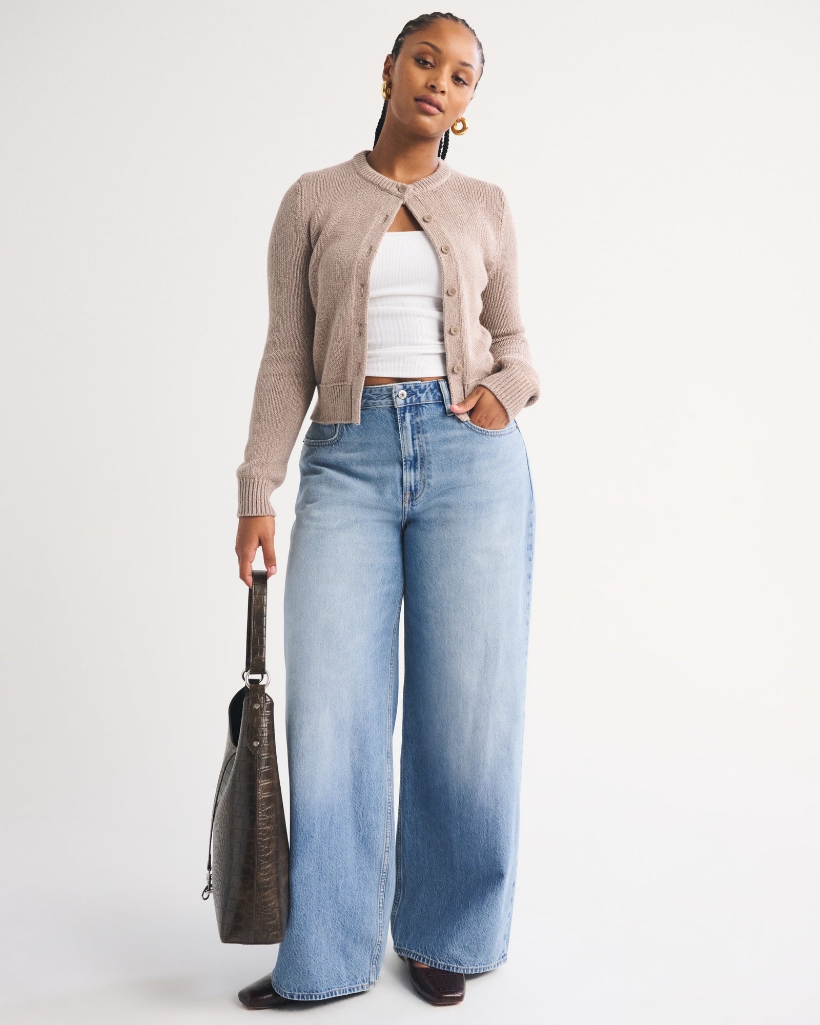Abercrombie Curve Love High Rise Wide Leg Fish Embroidered Jean