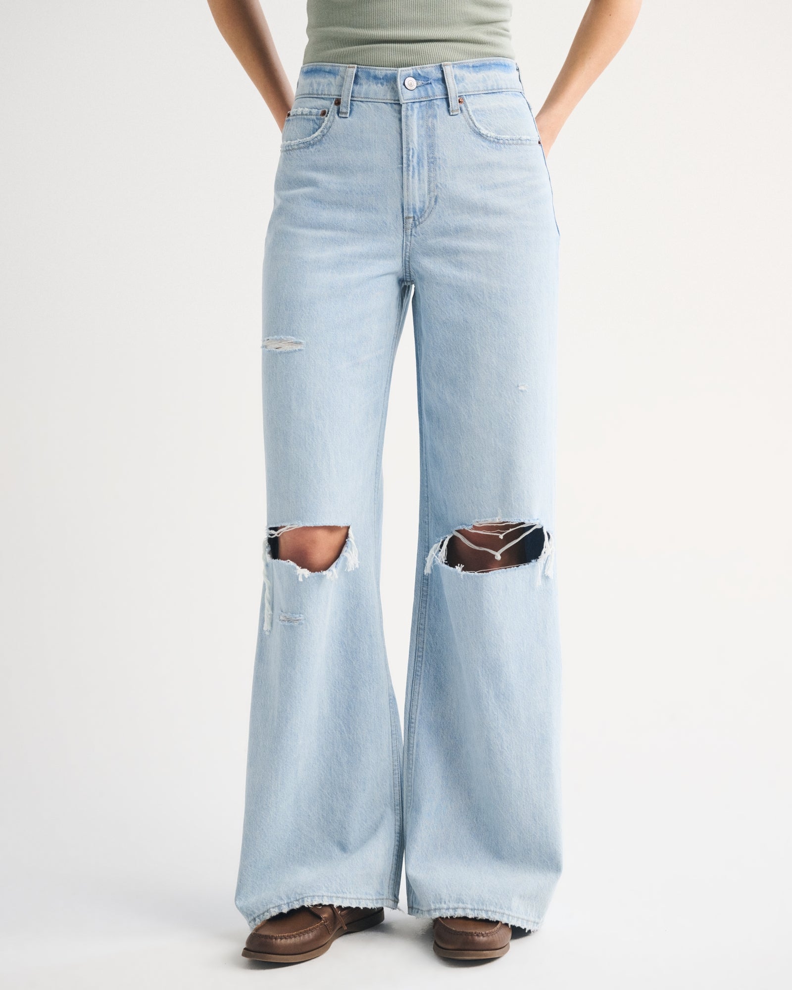 Abercrombie High Rise Wide Leg Fish Embroidered Jean