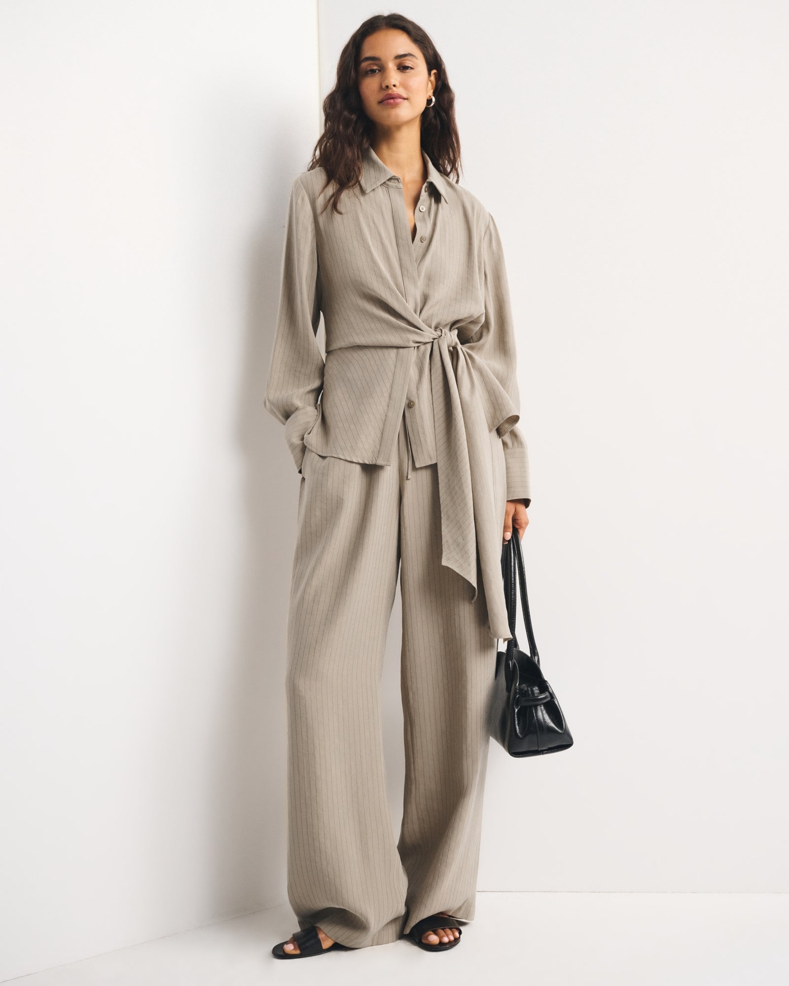 Abercrombie A&F Gemma Suiting Wide Leg Pull-On Pant