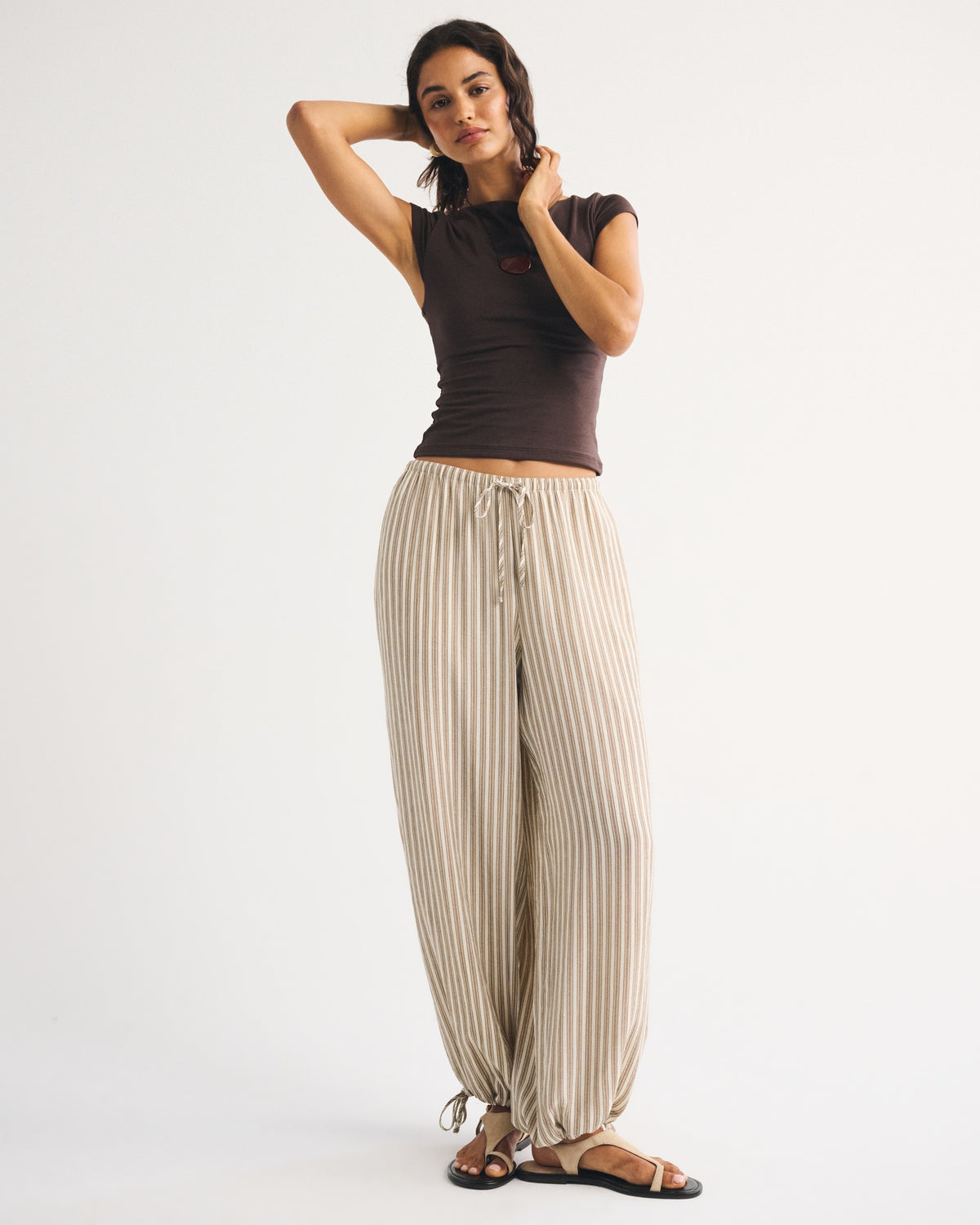 Abercrombie Convertible Crinkle Balloon Pull-On Pant