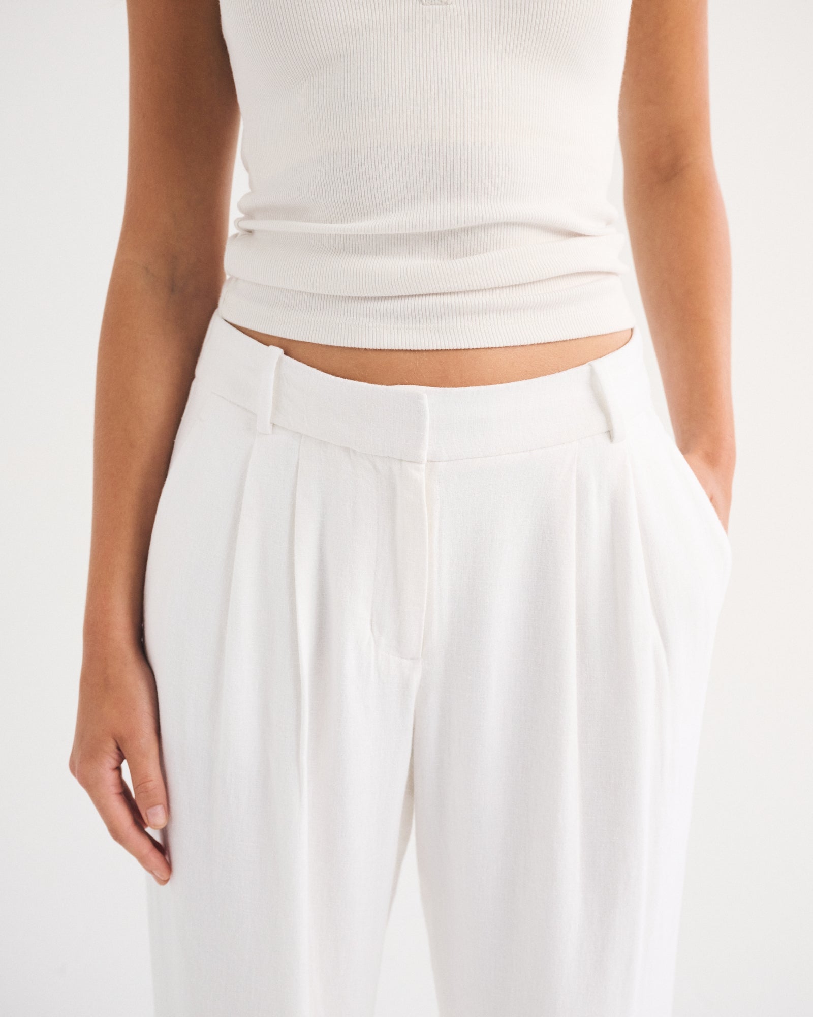 Abercrombie A&F Sloane Low Rise Linen-Blend Tailored Wide Leg Pant