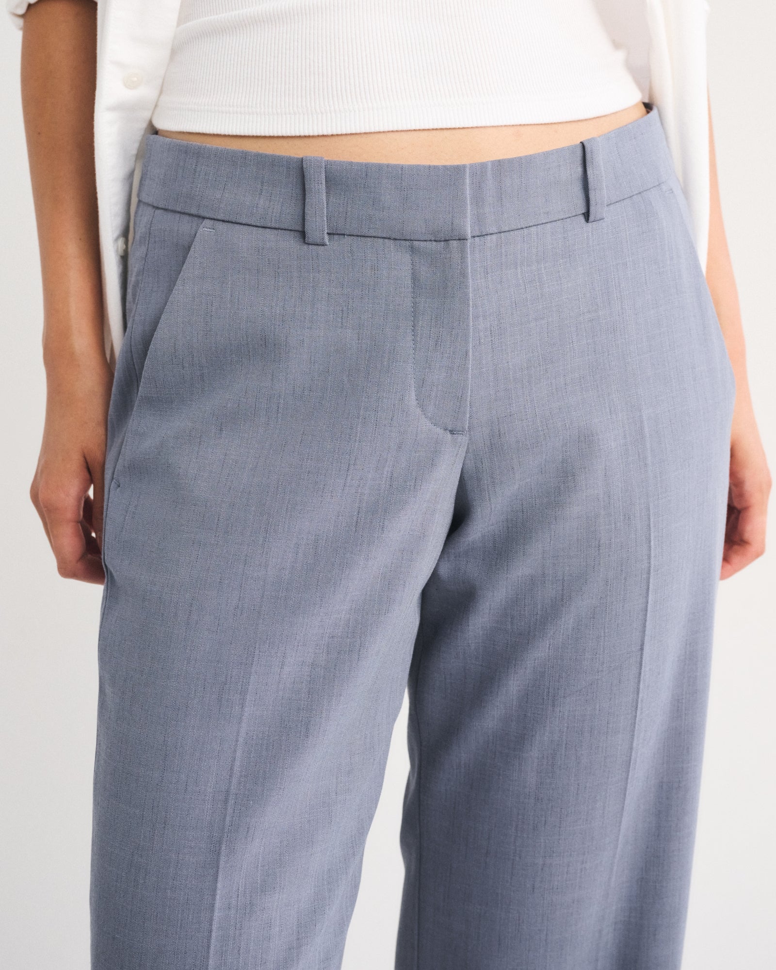 Abercrombie Low Rise Tailored Straight Leg Pant