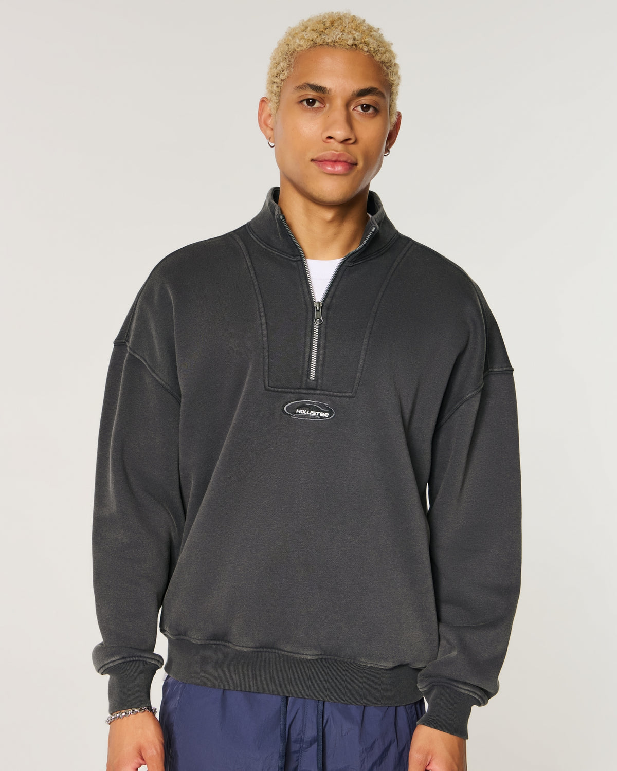 Hollister Boxy Quarter-Zip Logo Sweatshirt
