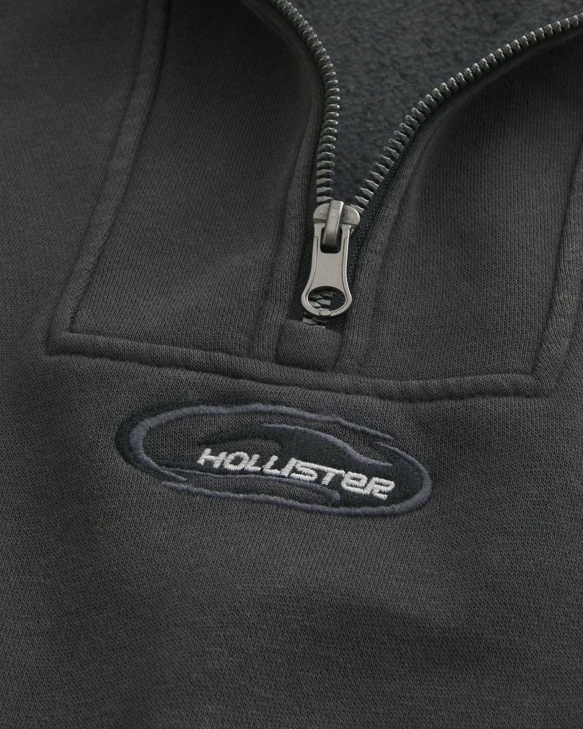 Hollister Boxy Quarter-Zip Logo Sweatshirt