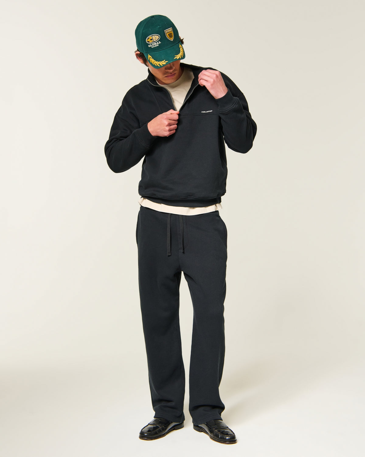 Hollister Boxy Quarter-Zip Logo Sweatshirt