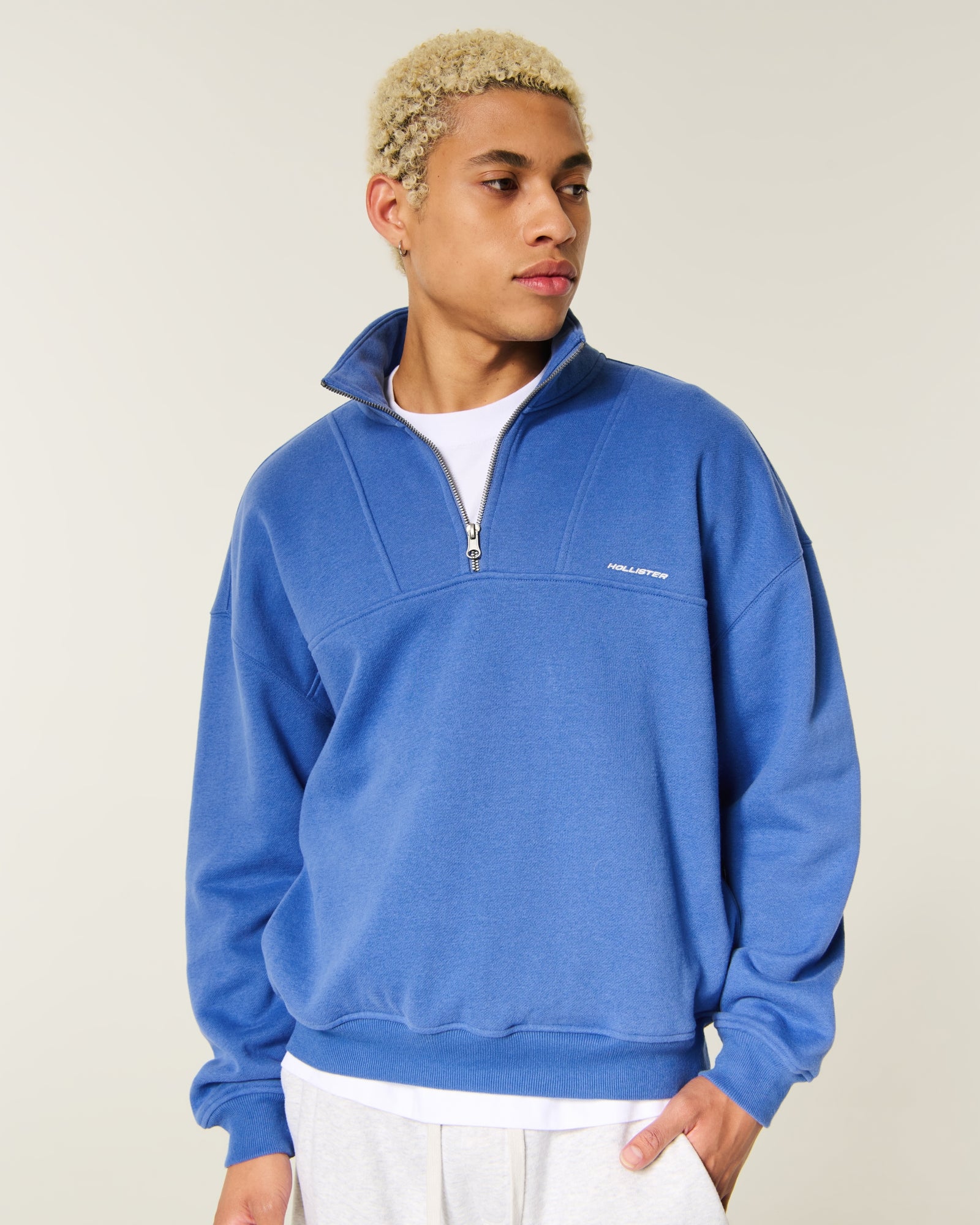 Hollister Boxy Quarter-Zip Logo Sweatshirt