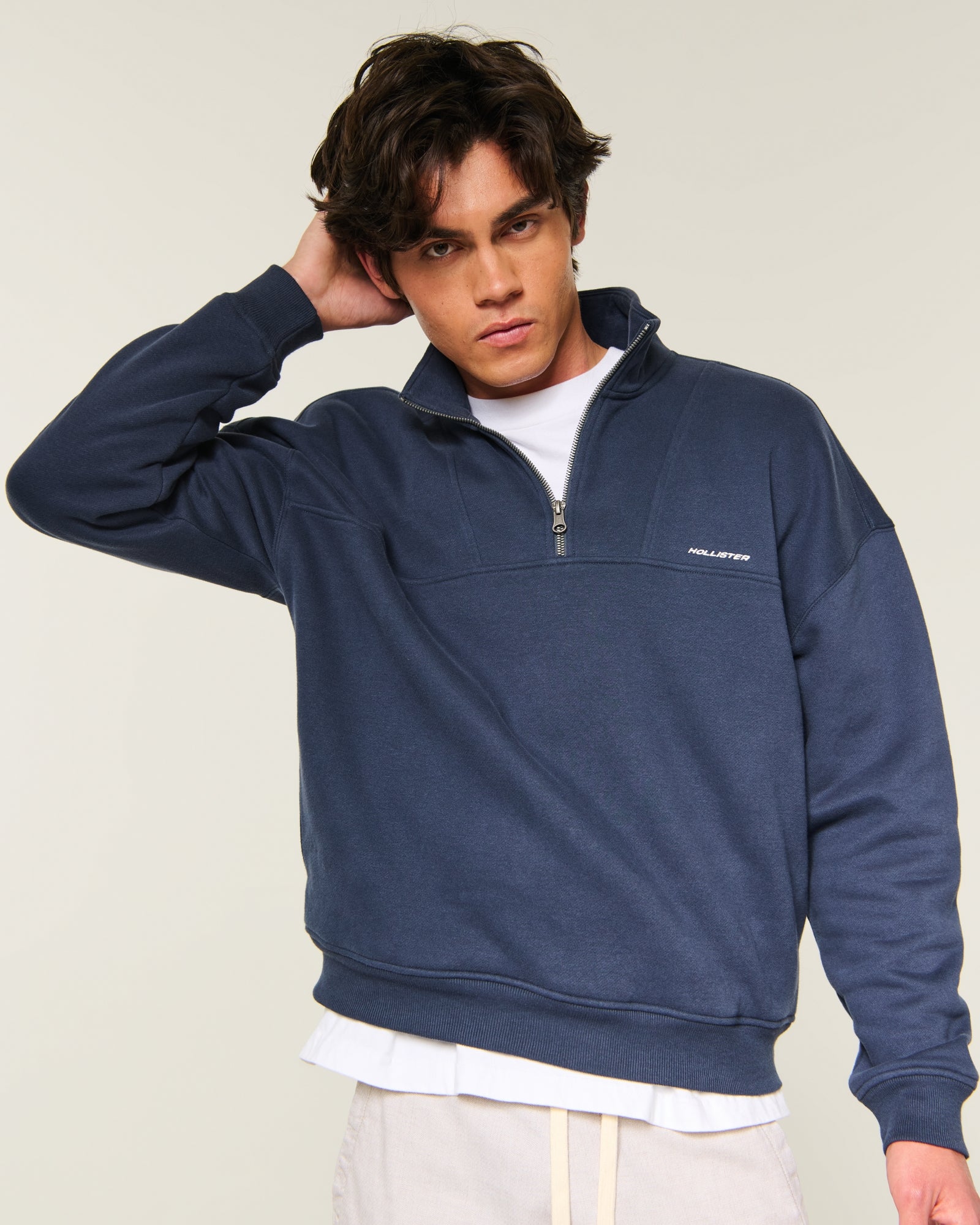 Hollister Boxy Quarter-Zip Logo Sweatshirt