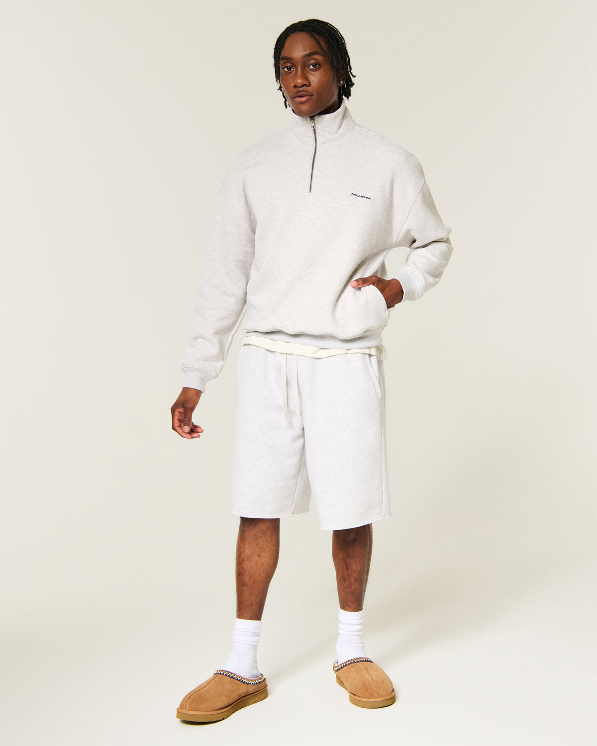Hollister Boxy Quarter-Zip Logo Sweatshirt
