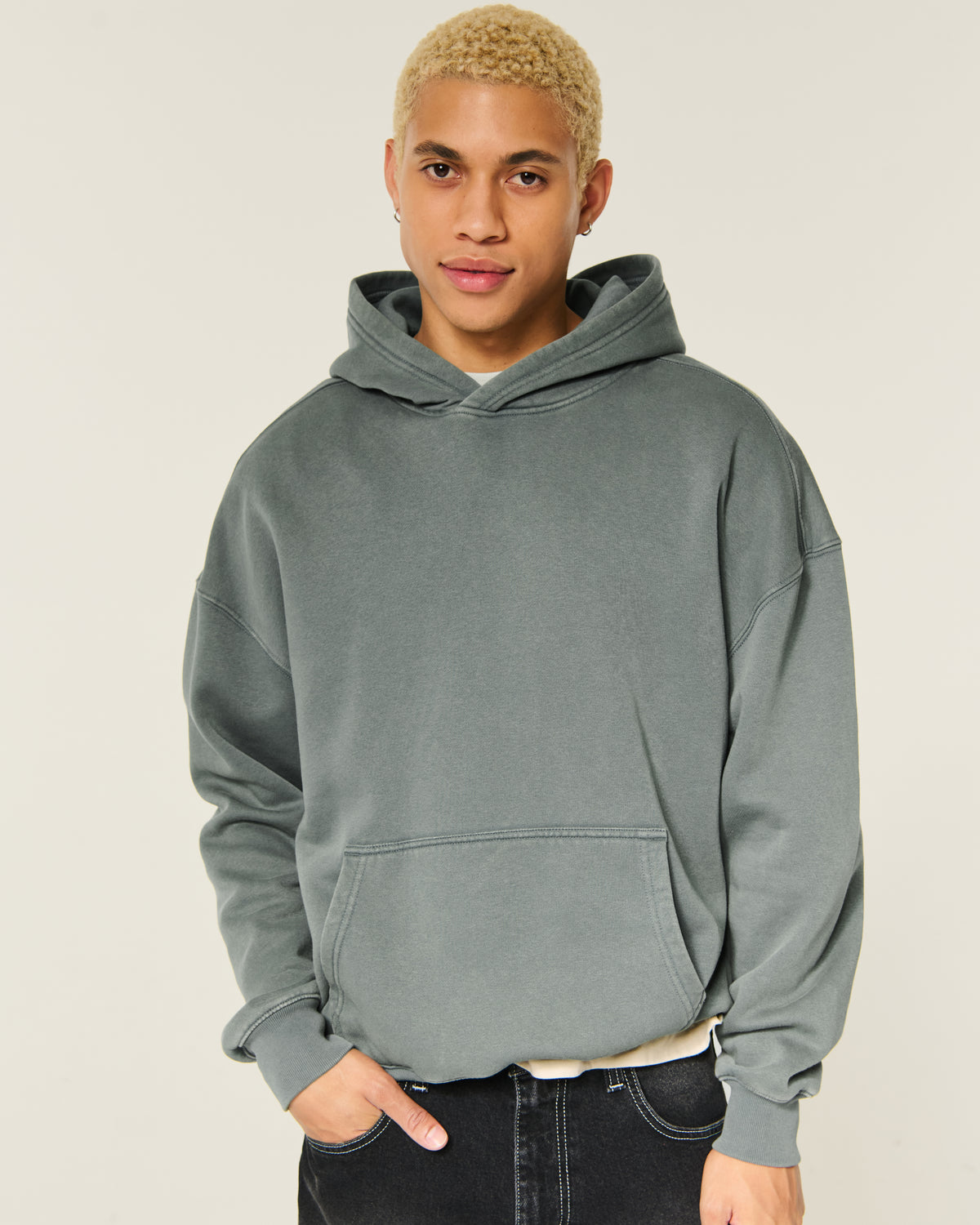 Hollister Hollister Feel Good Boxy Washed Hoodie