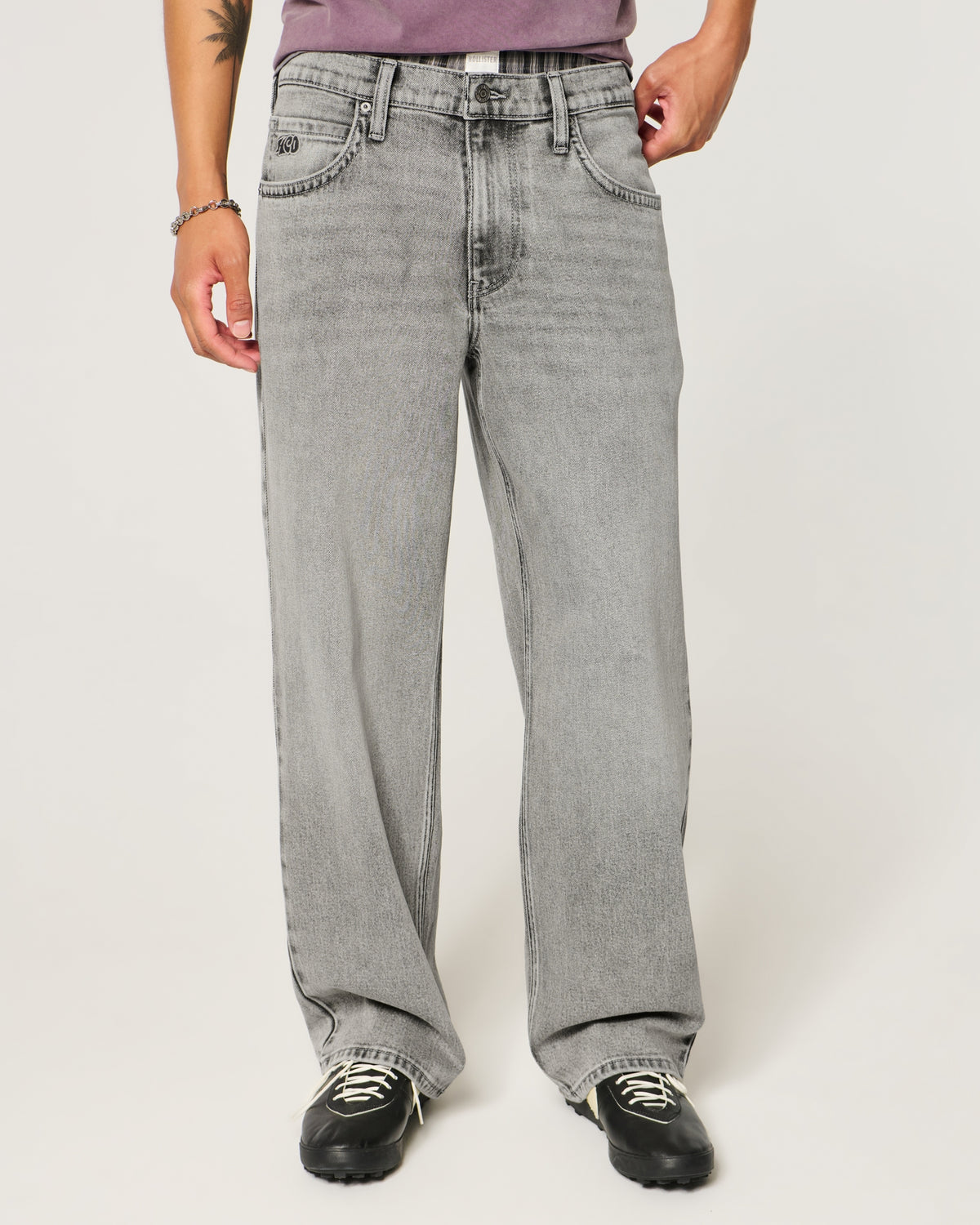 Hollister Low-Rise Baggy Jeans