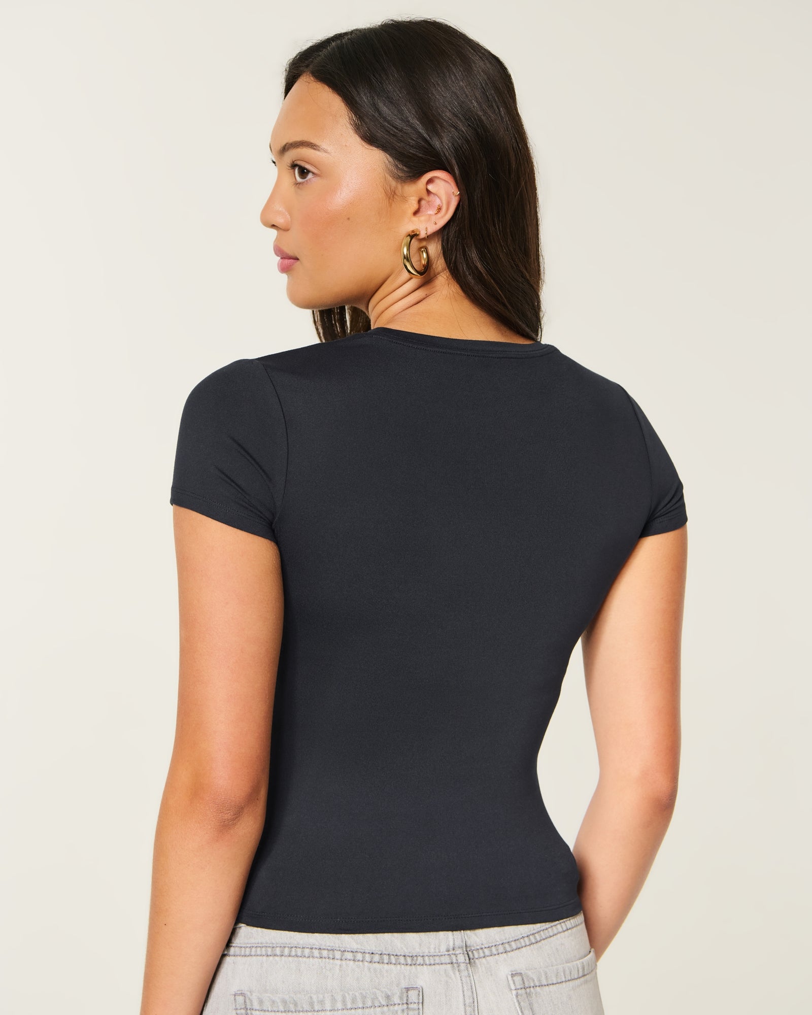 Hollister Smooth Seamless Fabric Crew Baby Tee