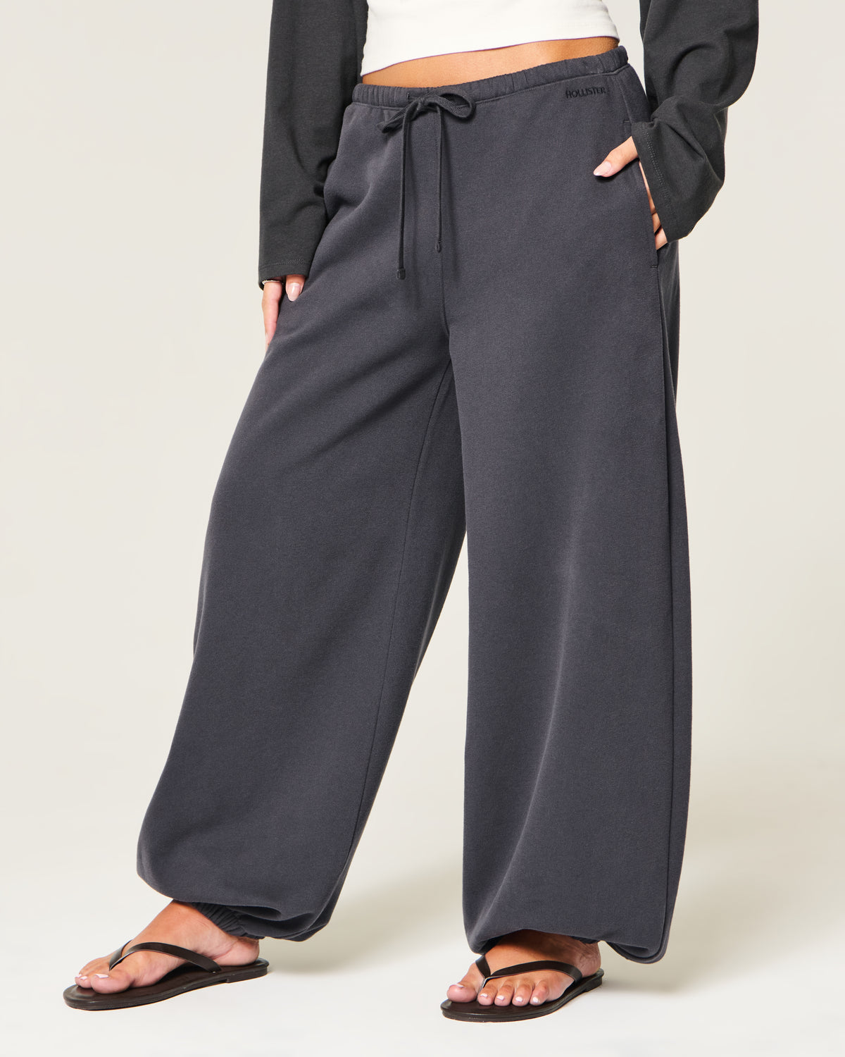 Hollister Hollister Feel Good Low-Rise Balloon Sweatpants