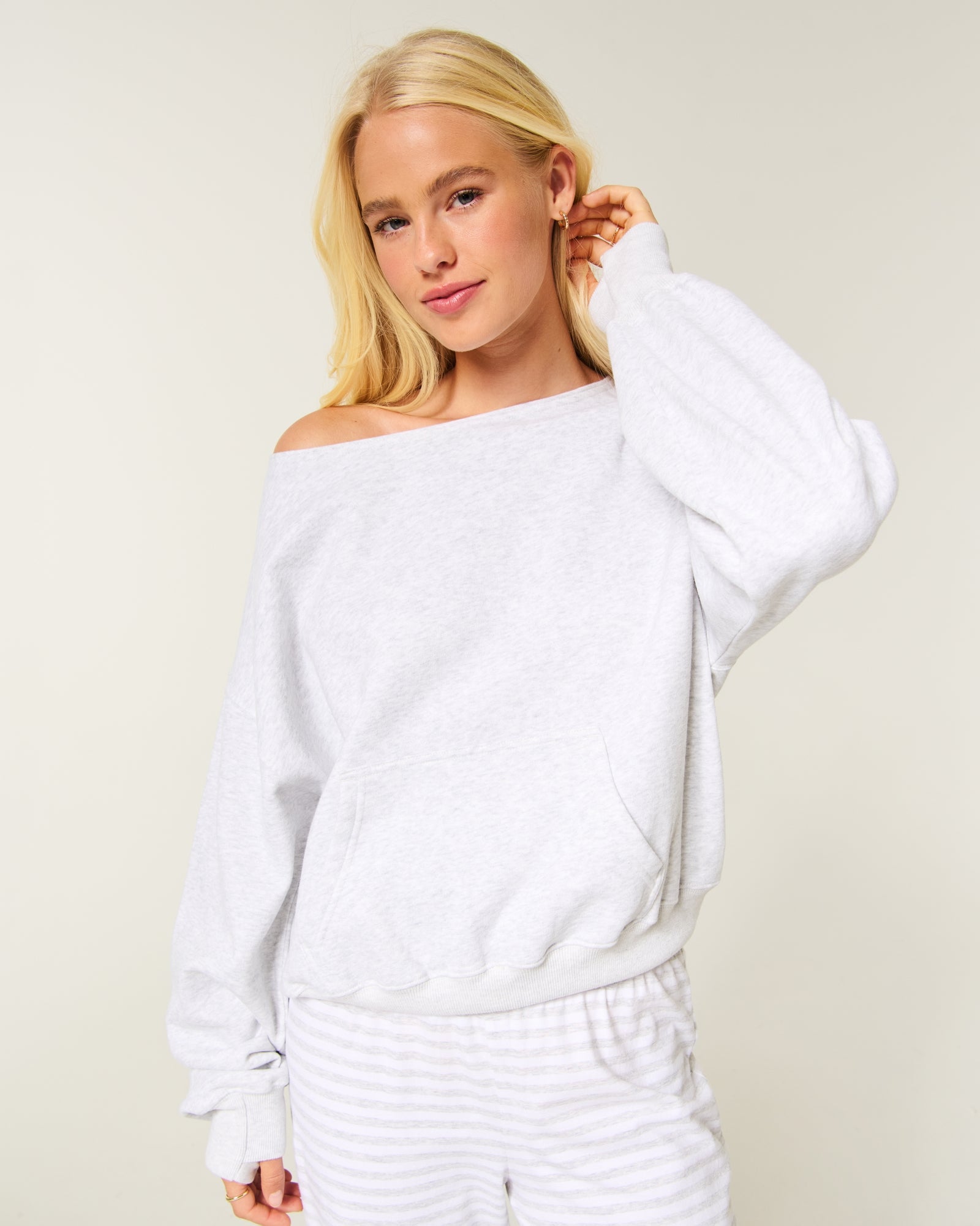 Hollister Hollister Feel Good Easy Off-the-Shoulder Sweatshirt