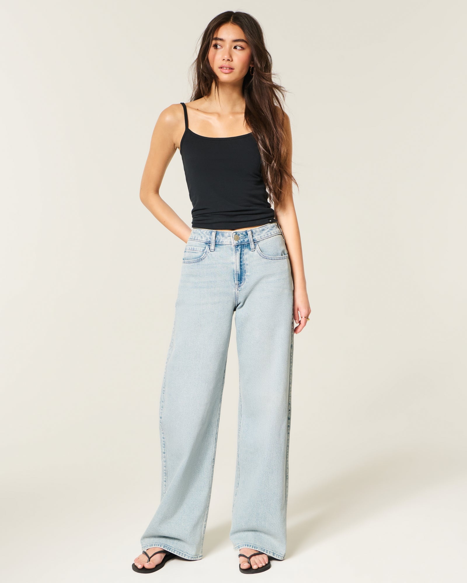 Hollister High-Rise Baggy Jeans