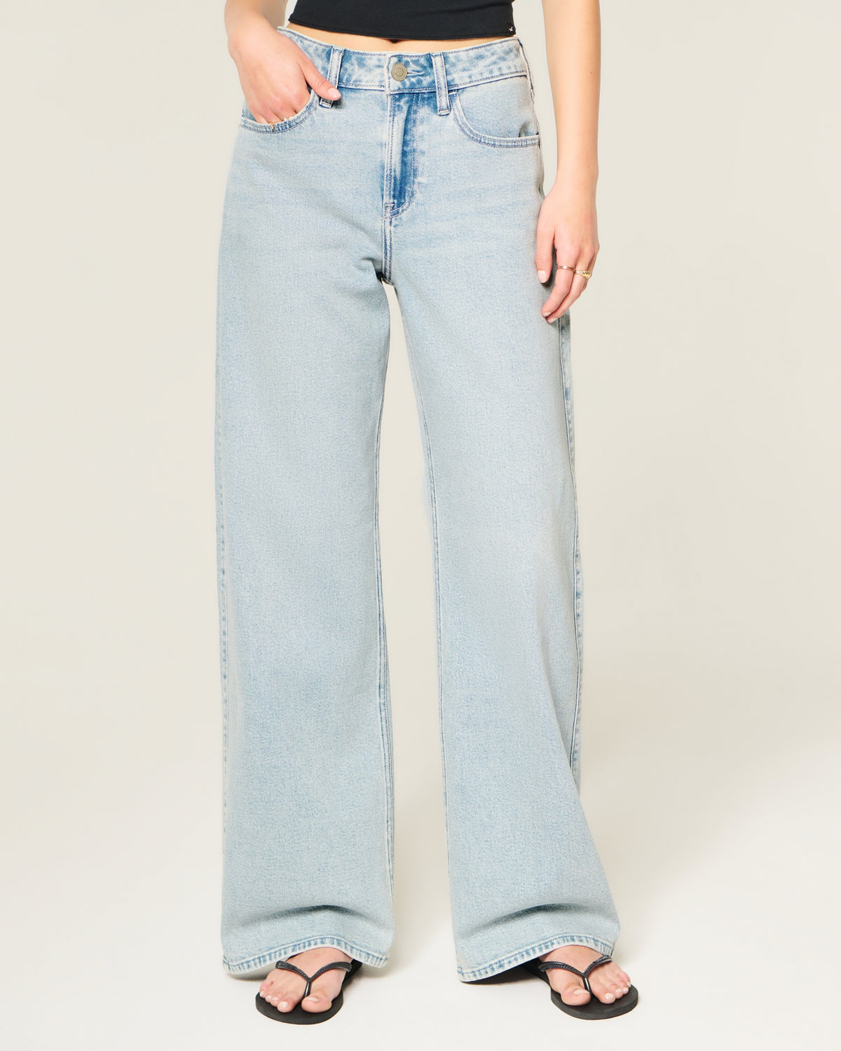 Hollister High-Rise Baggy Jeans