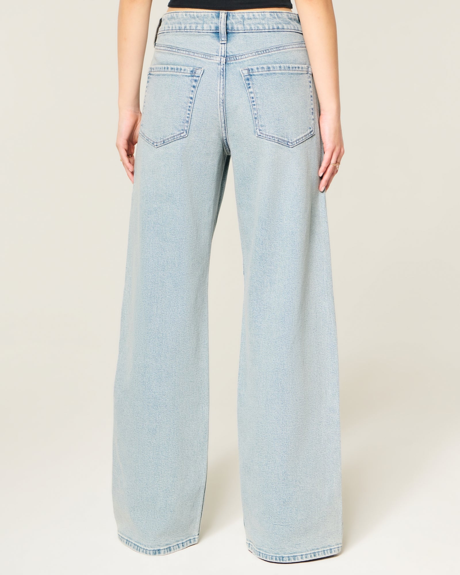 Hollister High-Rise Baggy Jeans