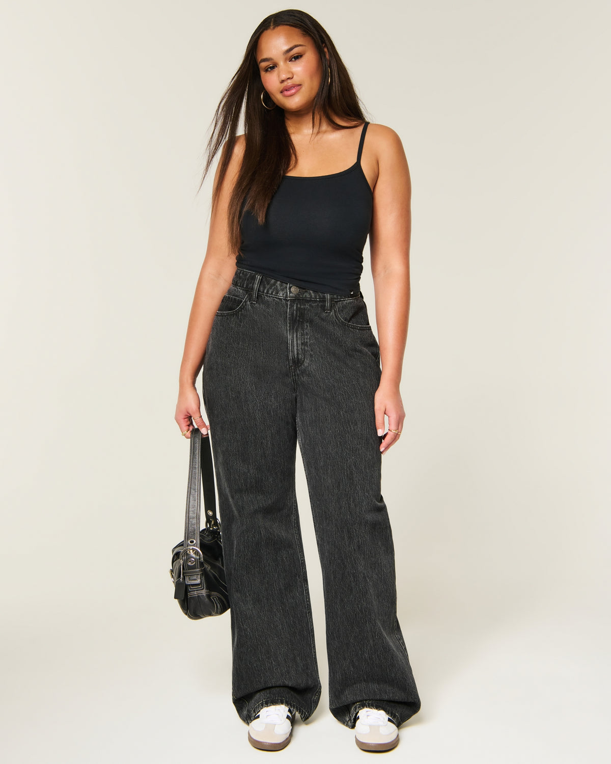 Hollister Curvy High-Rise Baggy Jeans