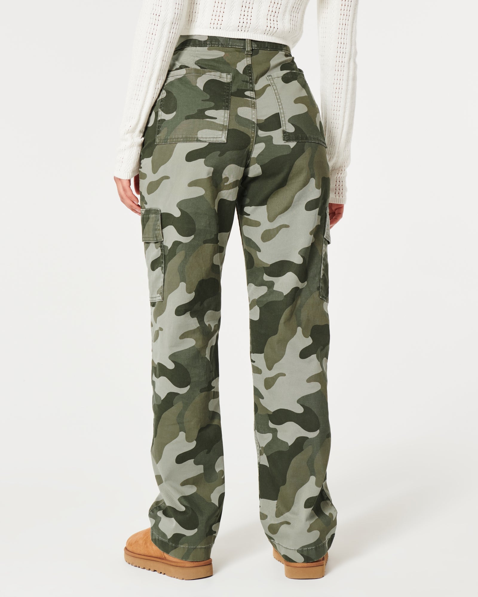 Hollister Ultra High-Rise Cargo Dad Pants