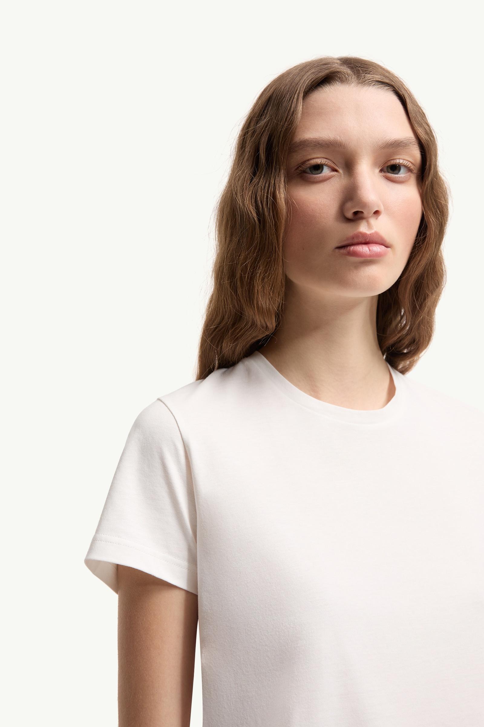 Moncler Logo Patch Cotton Jersey T-Shirt Off White Off White