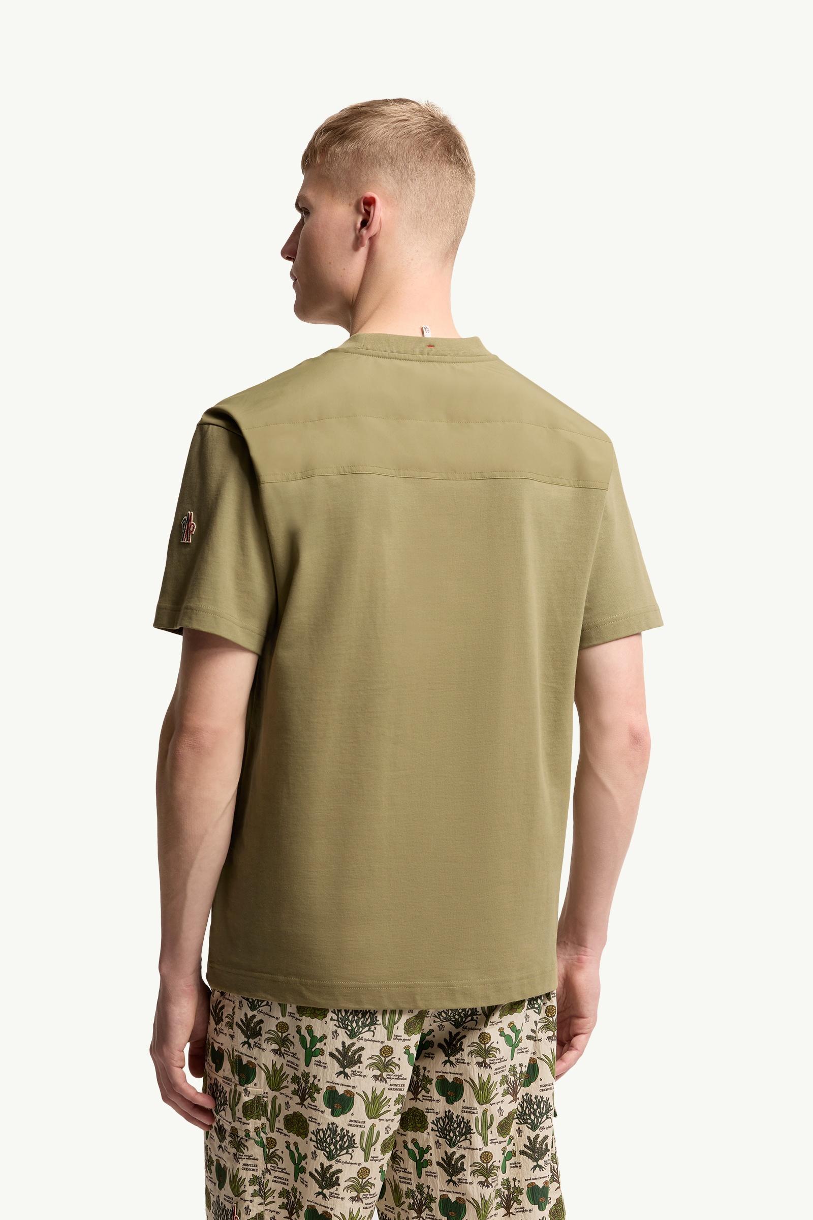 Moncler Utility Pocket Cotton T-Shirt Olive Green Olive Green
