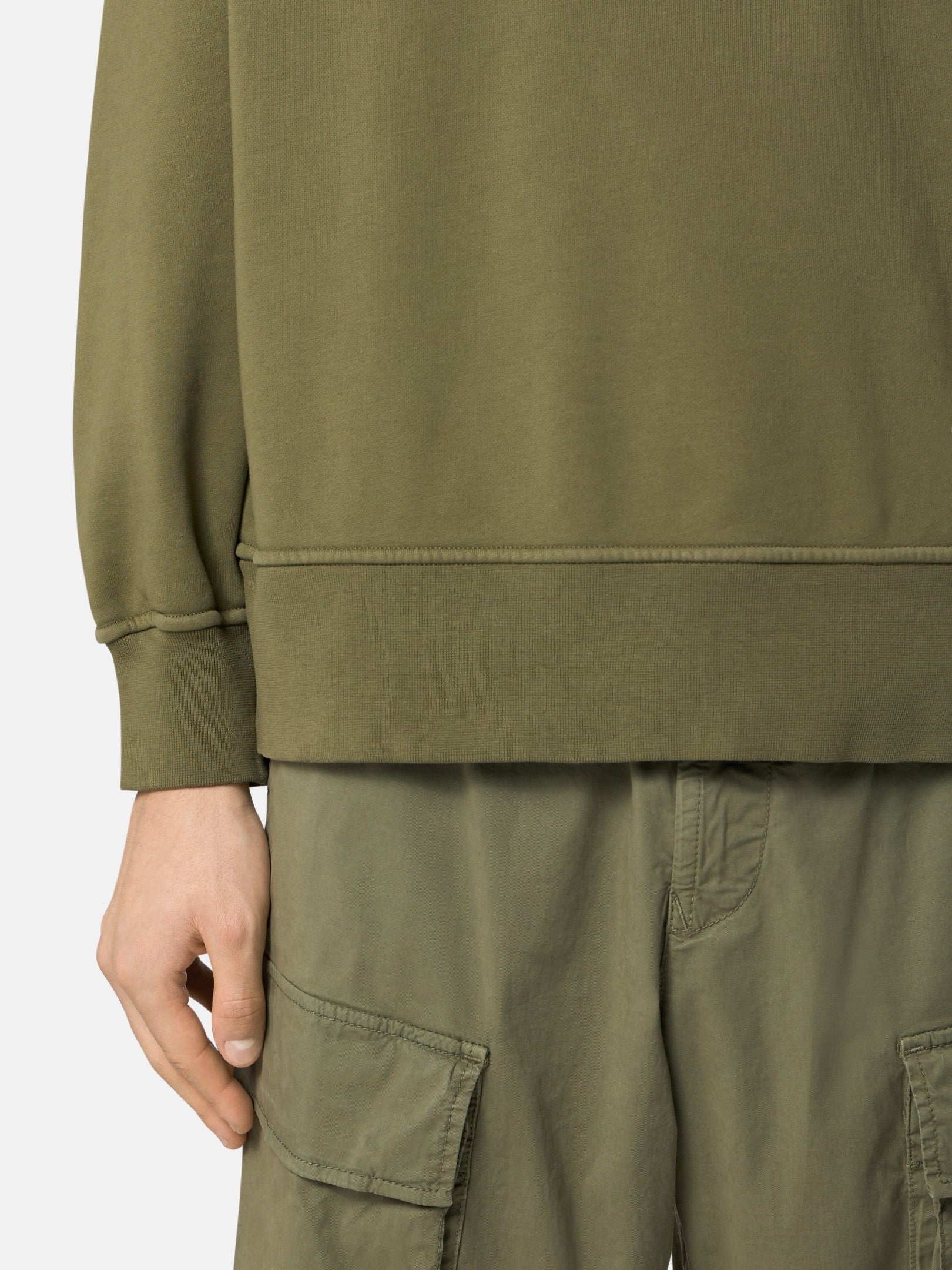 Stone Island Oversized-Fit Crewneck Sweatshirt with Raglan Sleeves 6100041