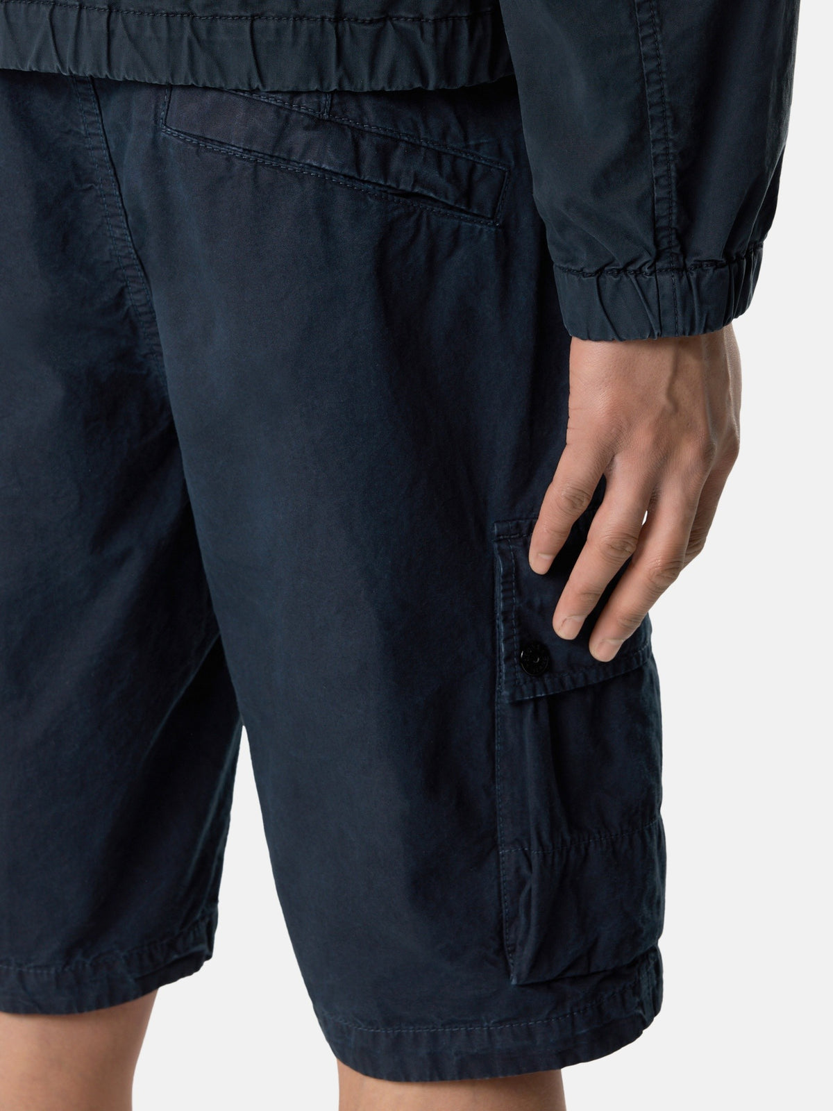 Stone Island Slim-Fit Cargo Shorts with Zip Pockets L100019