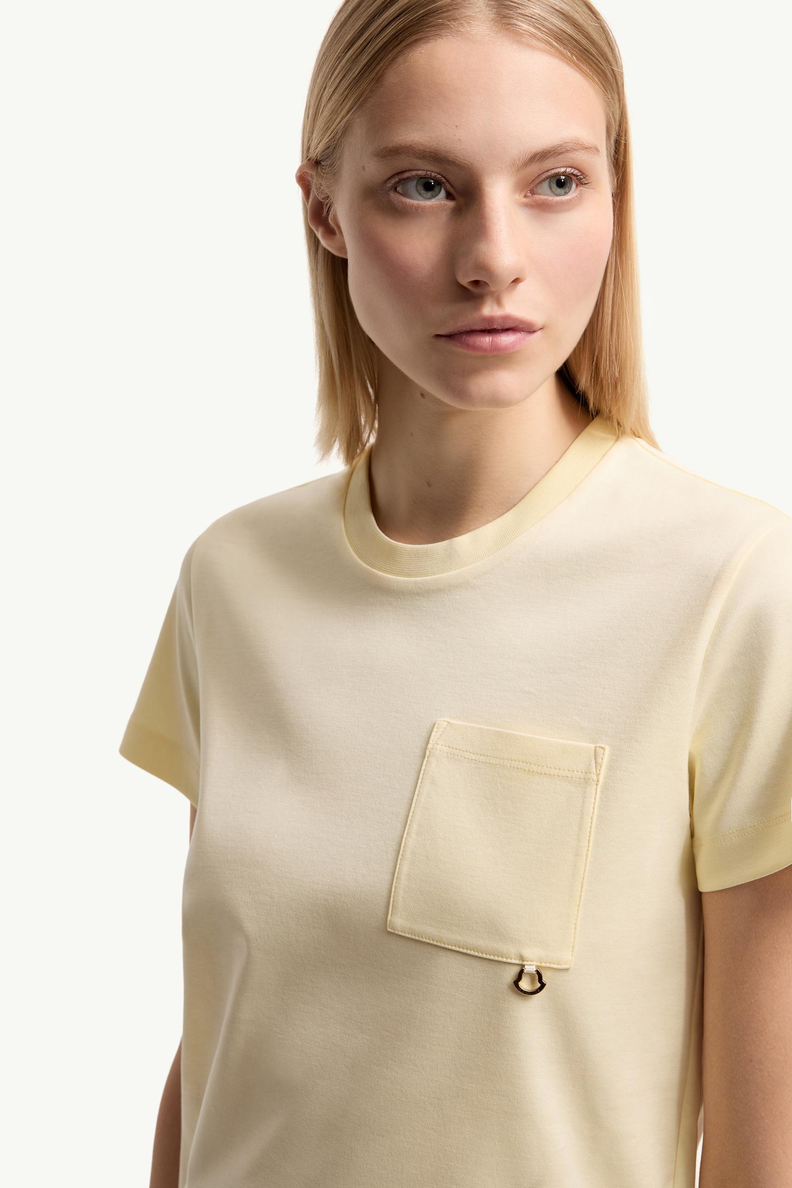 Moncler Metal Logo Cotton T-Shirt Light Yellow Light Yellow