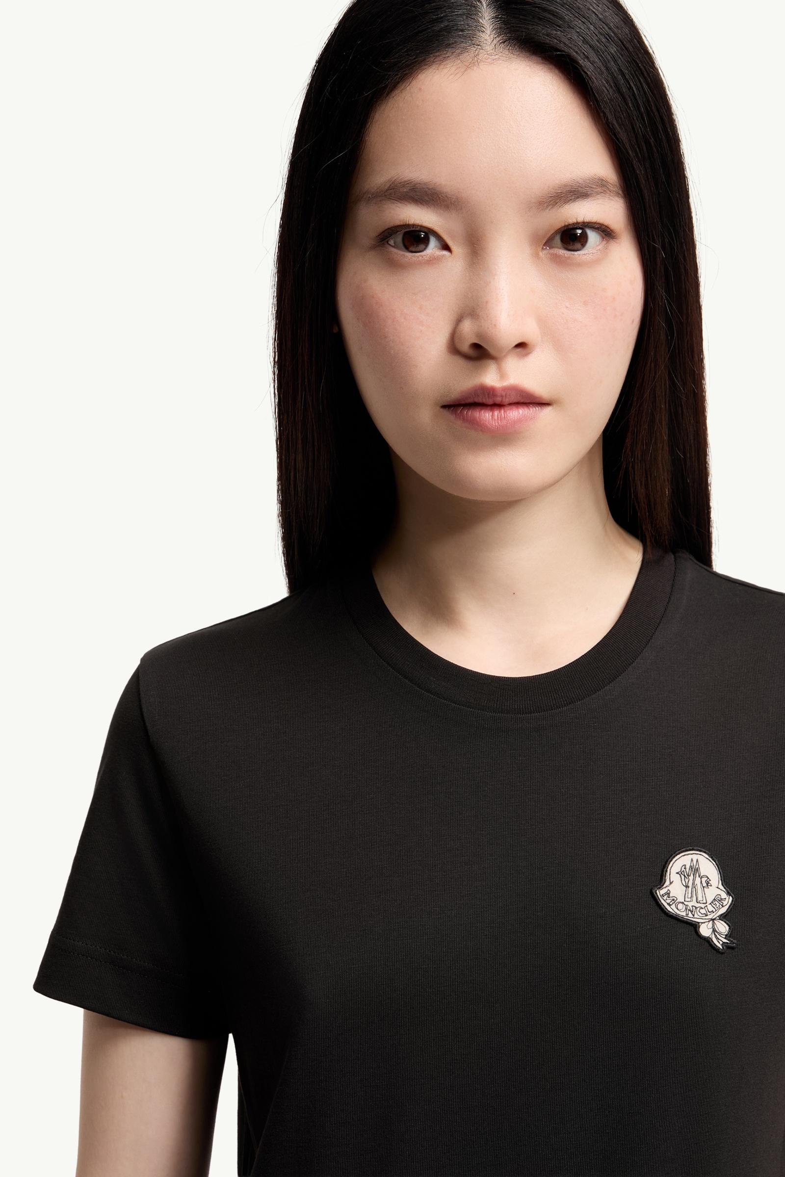 Moncler Logo Patch Cotton T-Shirt Black Black