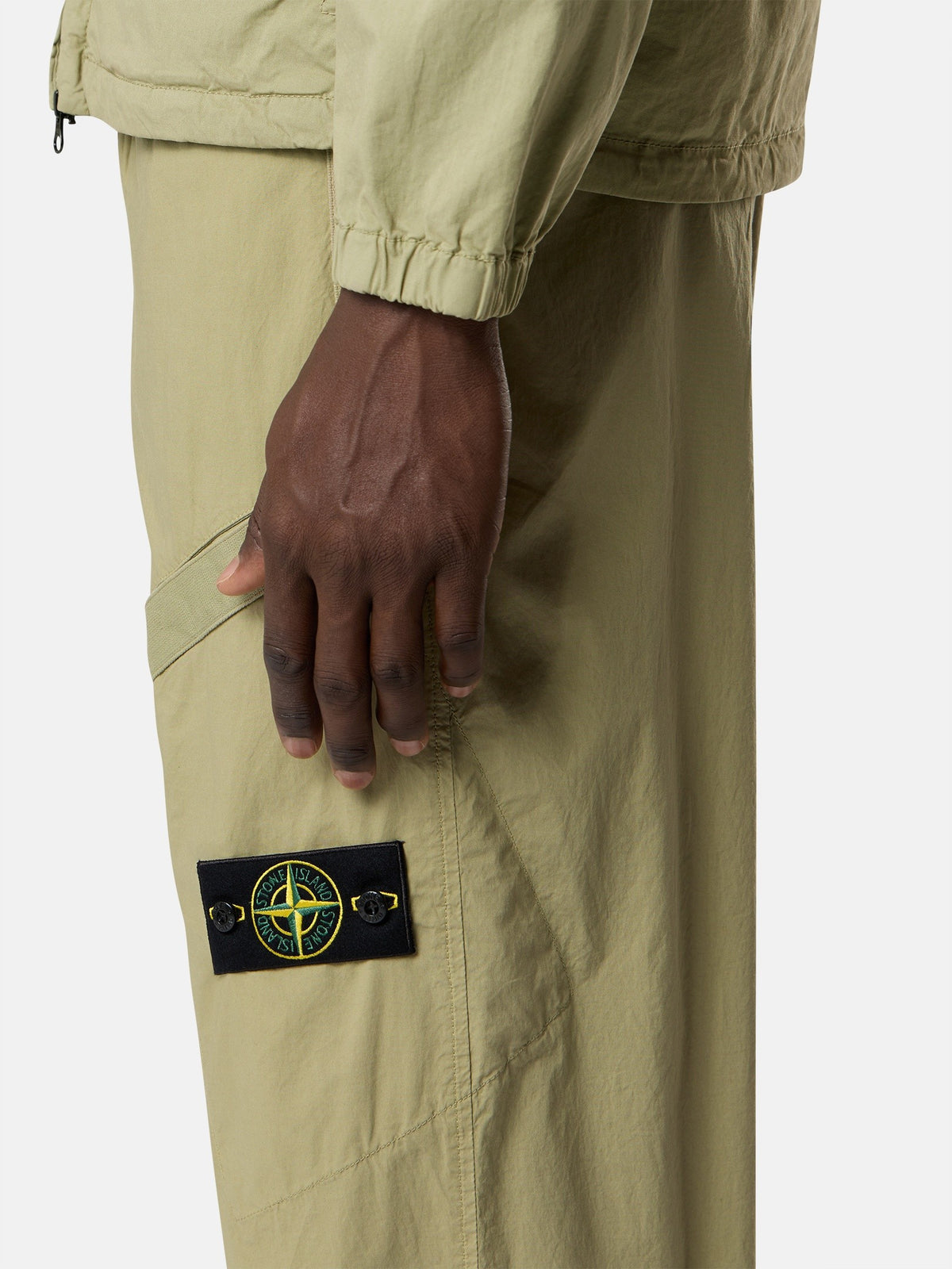 Stone Island Loose-Fit Cargo Trousers with Elastic Drawstring Waist 3100006