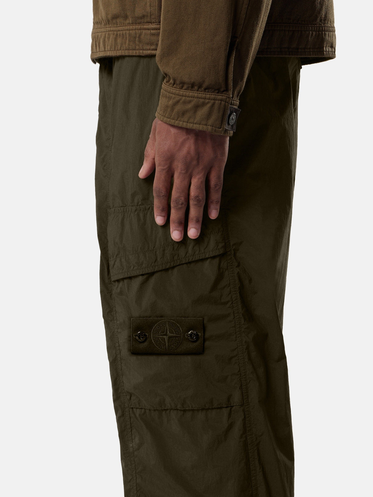Stone Island Loose-Fit Cargo Trousers with Snap Pockets 3100026