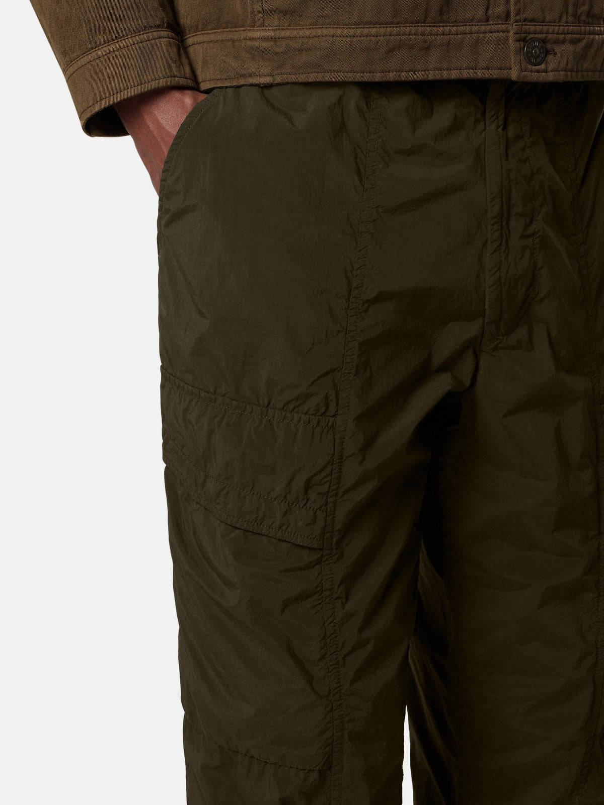 Stone Island Loose-Fit Cargo Trousers with Snap Pockets 3100026